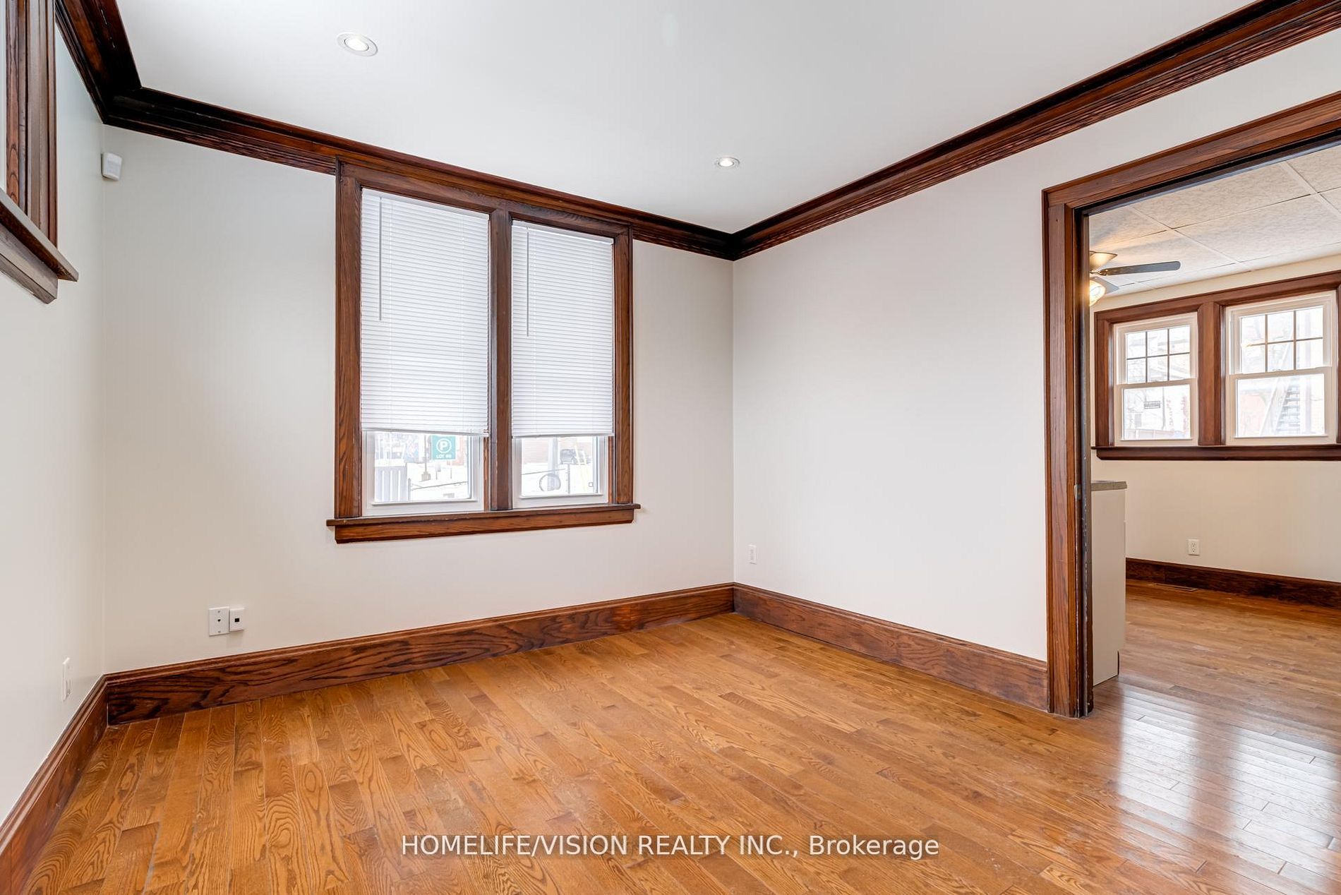 123 Mary Street E Property Photo 11