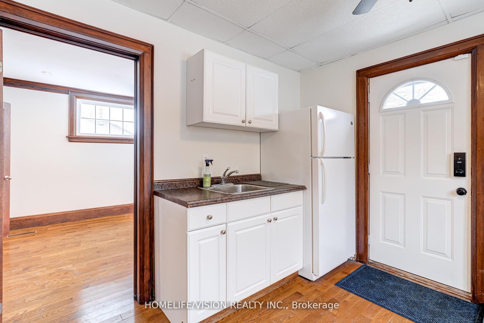 123 Mary Street E Property Photo 18