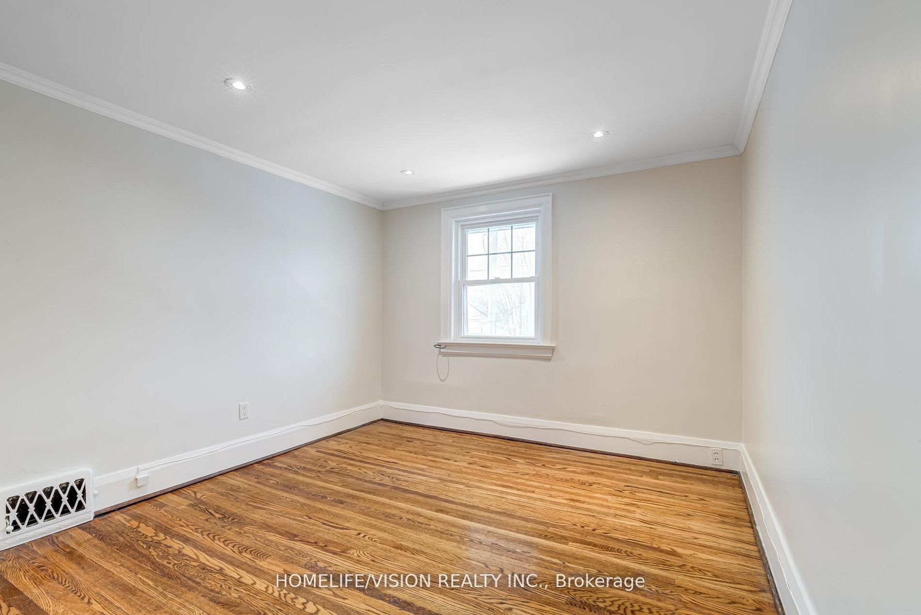 123 Mary Street E Property Photo 28