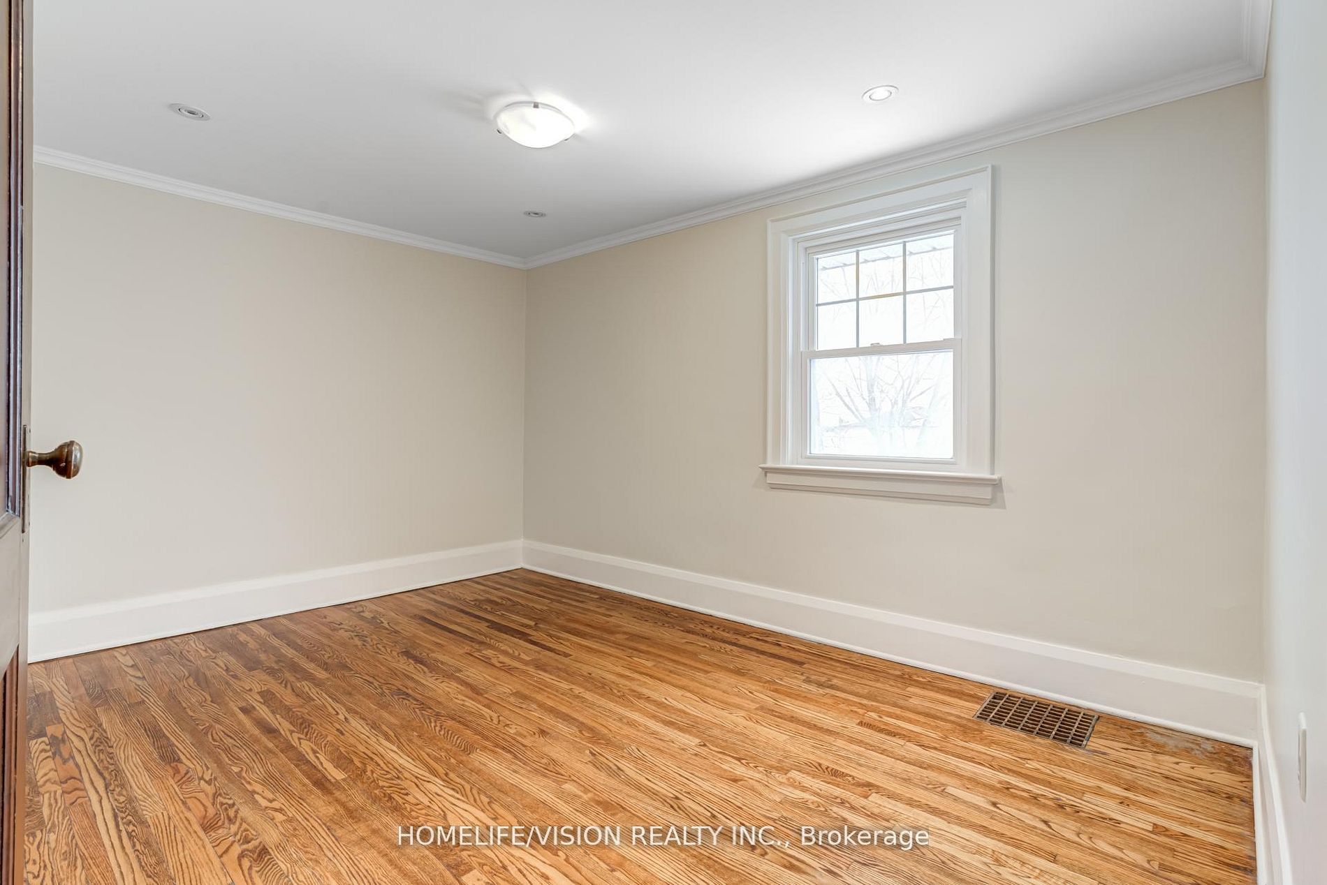 123 Mary Street E Property Photo 29