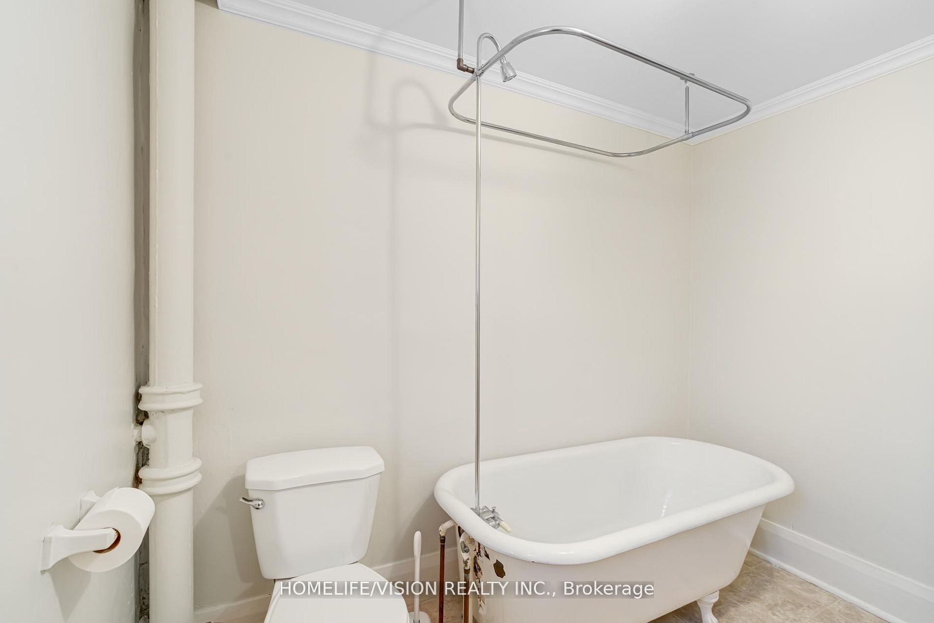 123 Mary Street E Property Photo 33