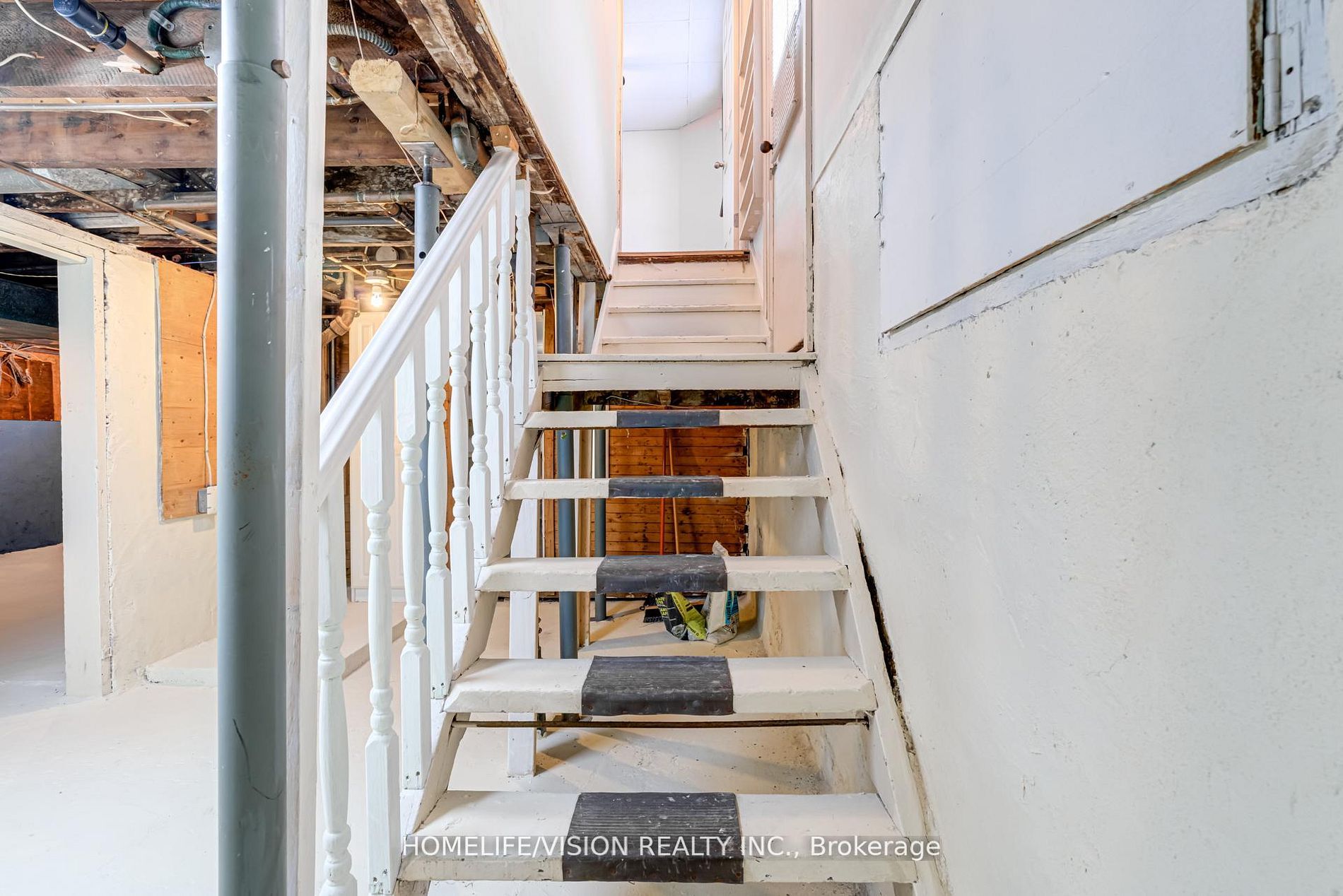 123 Mary Street E Property Photo 34