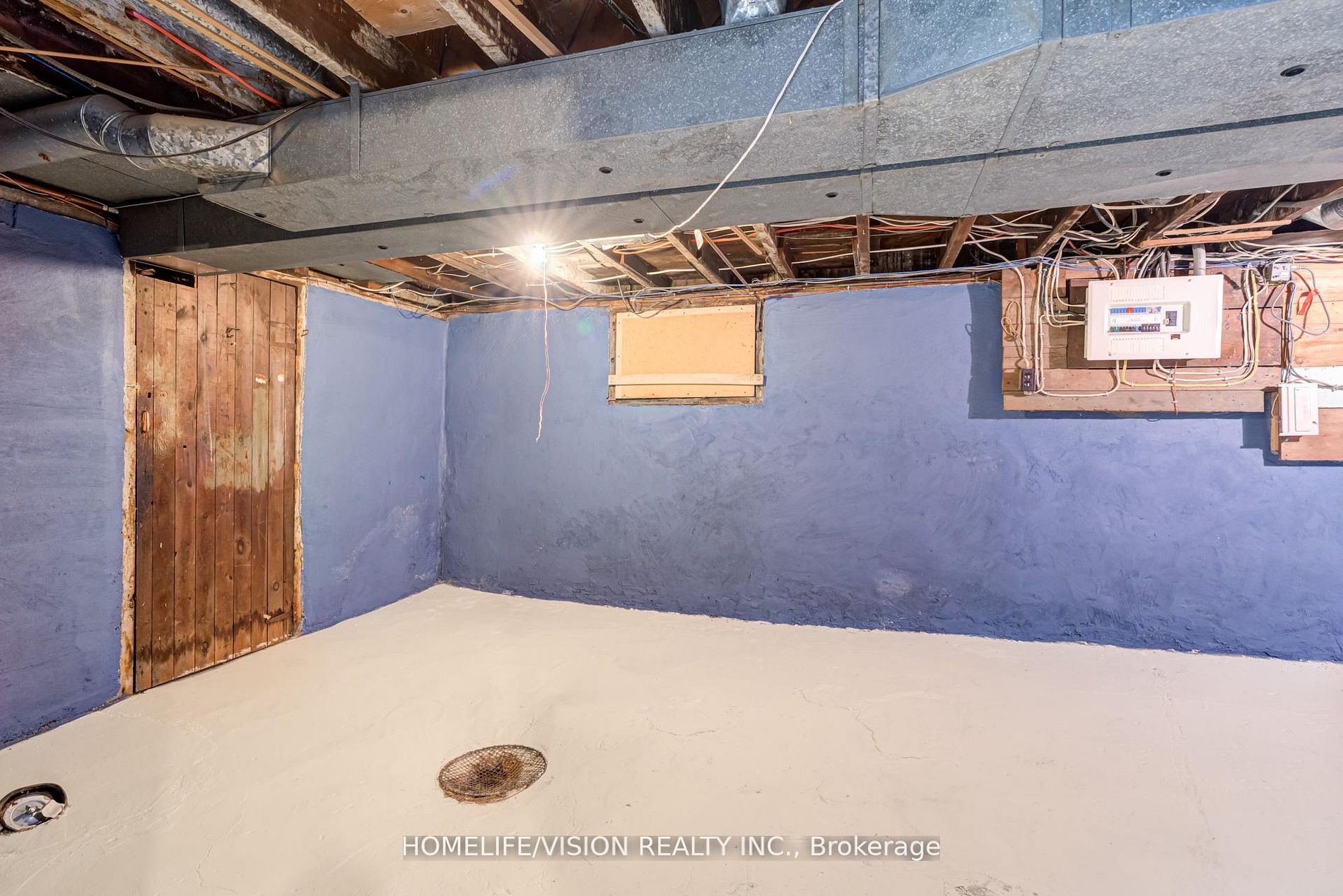 123 Mary Street E Property Photo 37