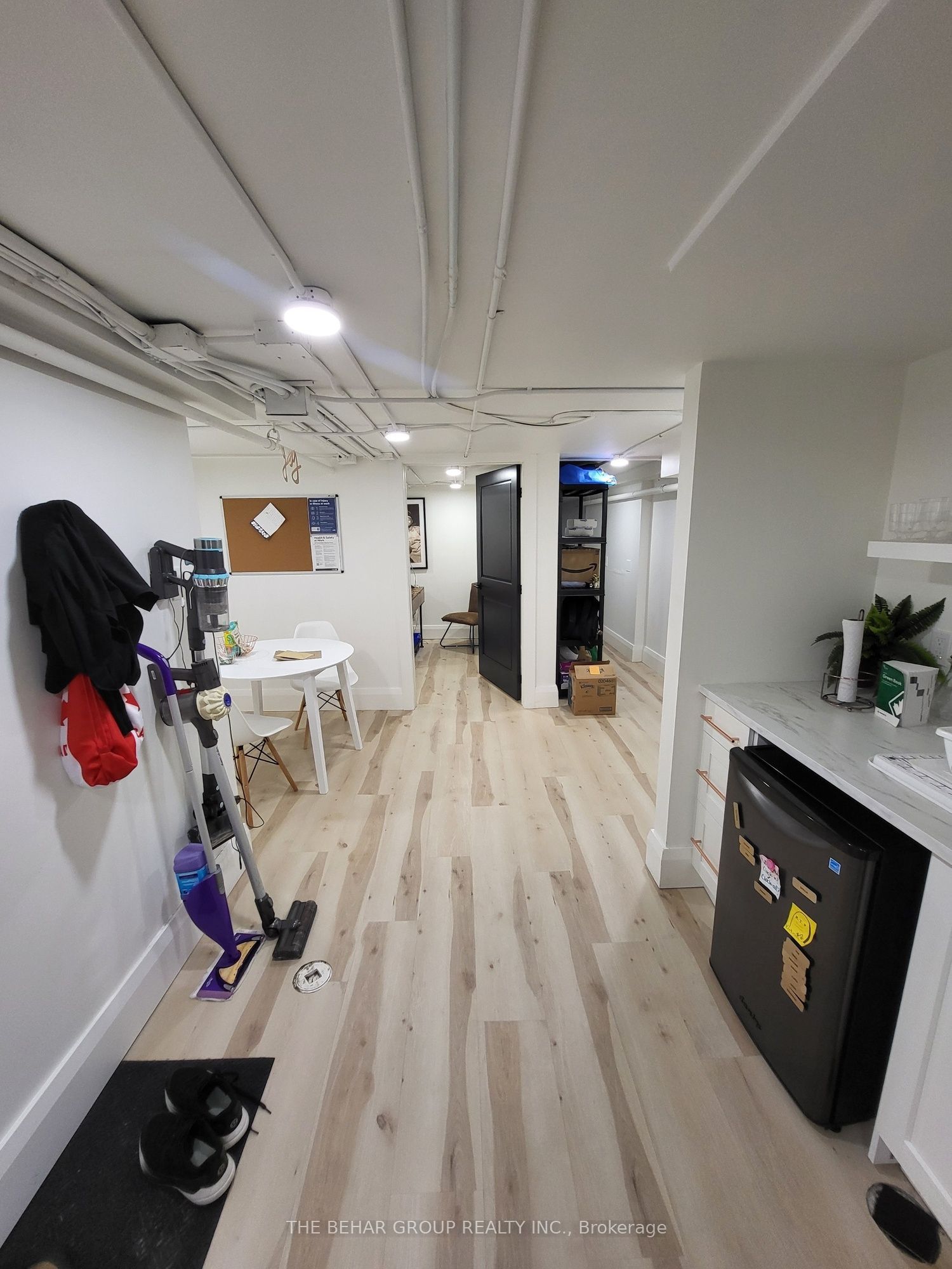 2128 Queen Street E Property Photo 8