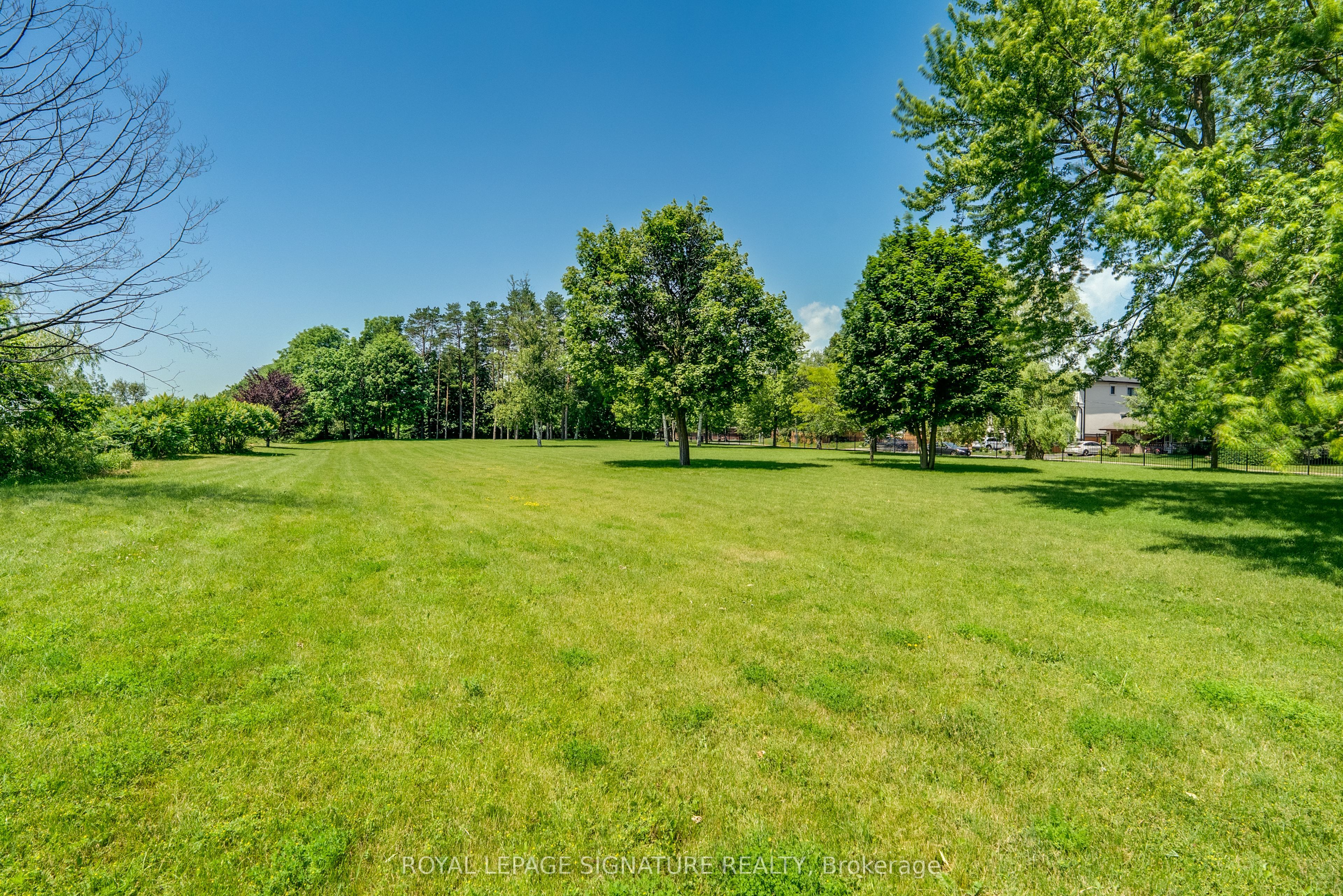 220 Greyabbey Trail Property Photo 45