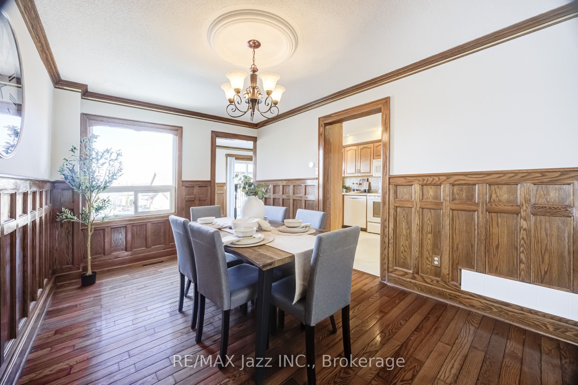 2 Coomer Crescent Property Photo 9