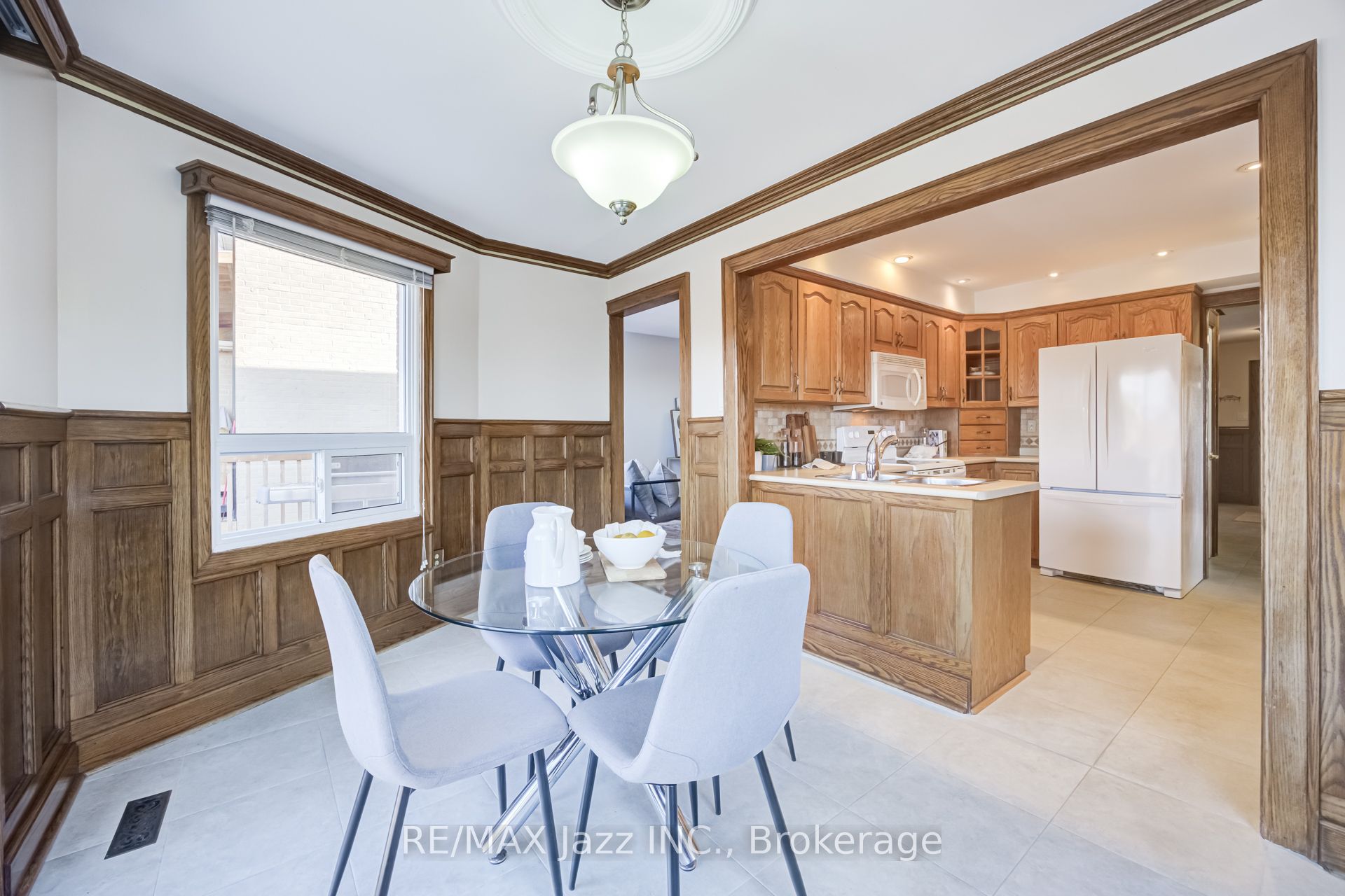 2 Coomer Crescent Property Photo 12