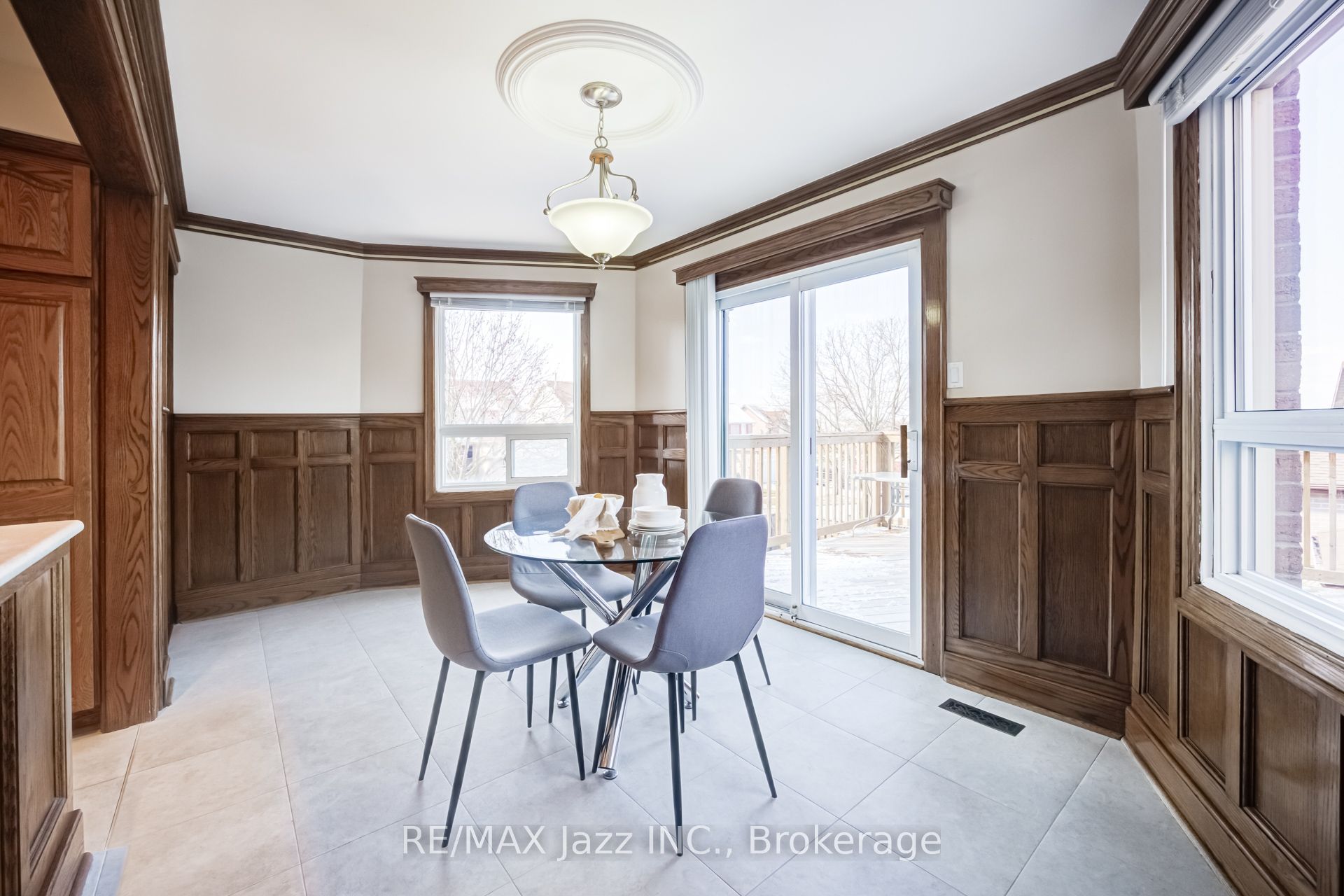 2 Coomer Crescent Property Photo 13