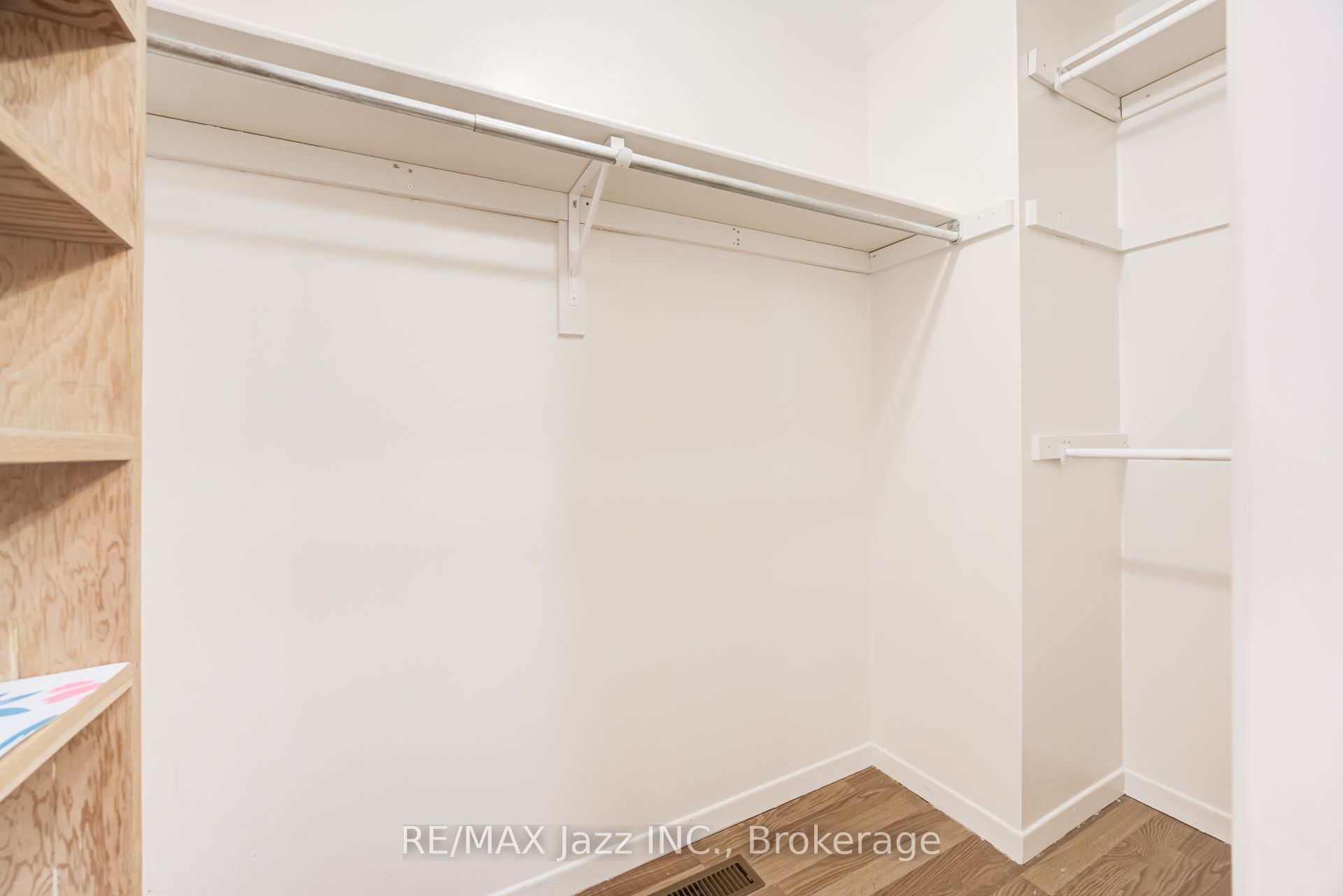 2 Coomer Crescent Property Photo 21