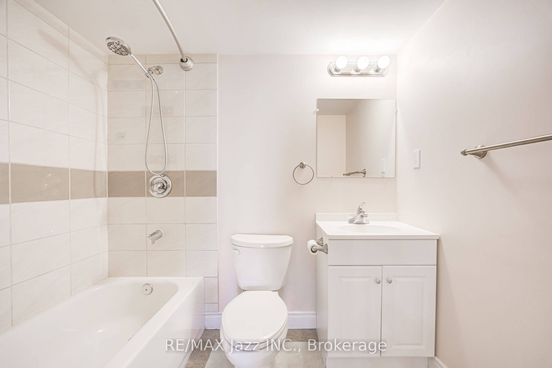 2 Coomer Crescent Property Photo 34