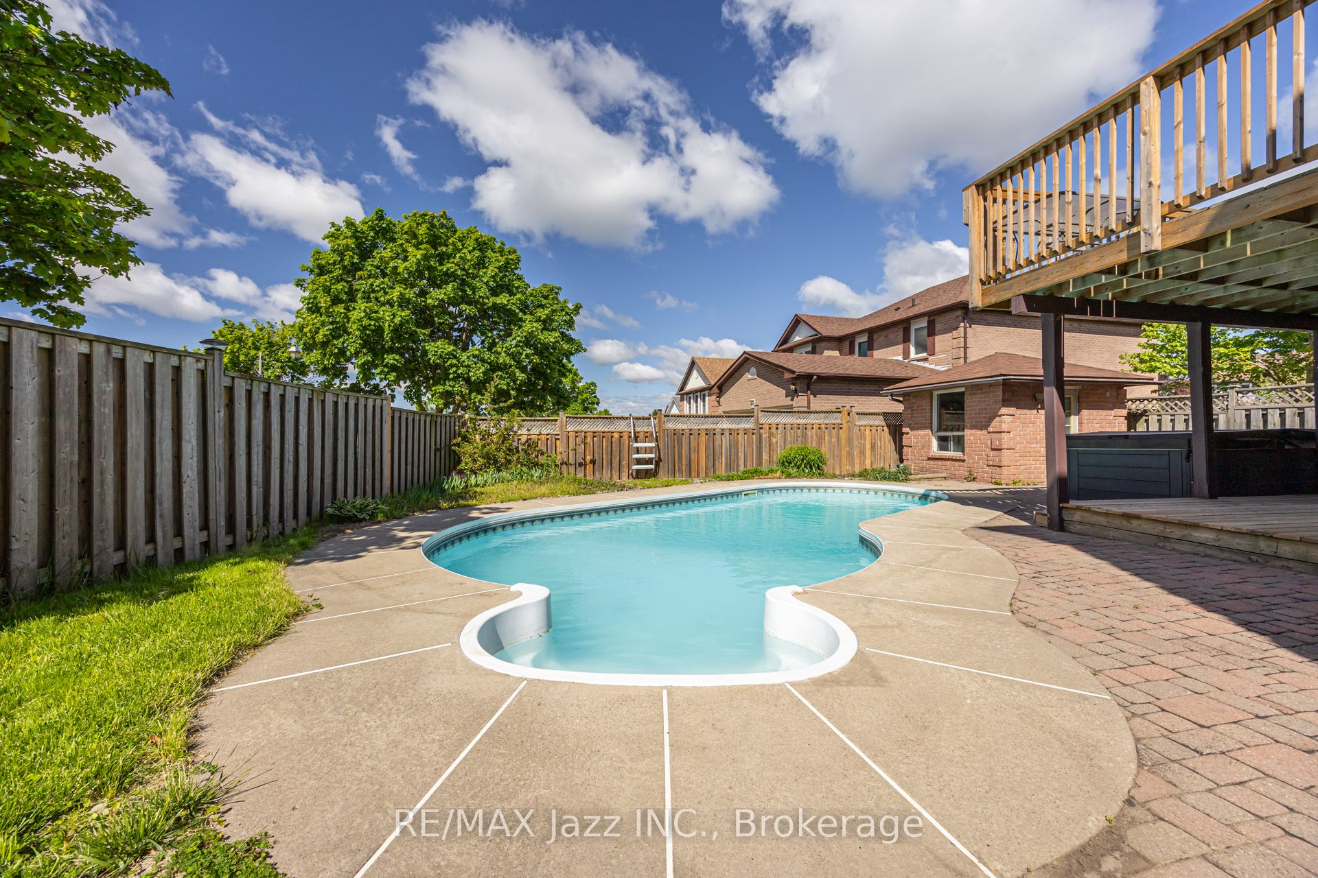 2 Coomer Crescent Property Photo 44