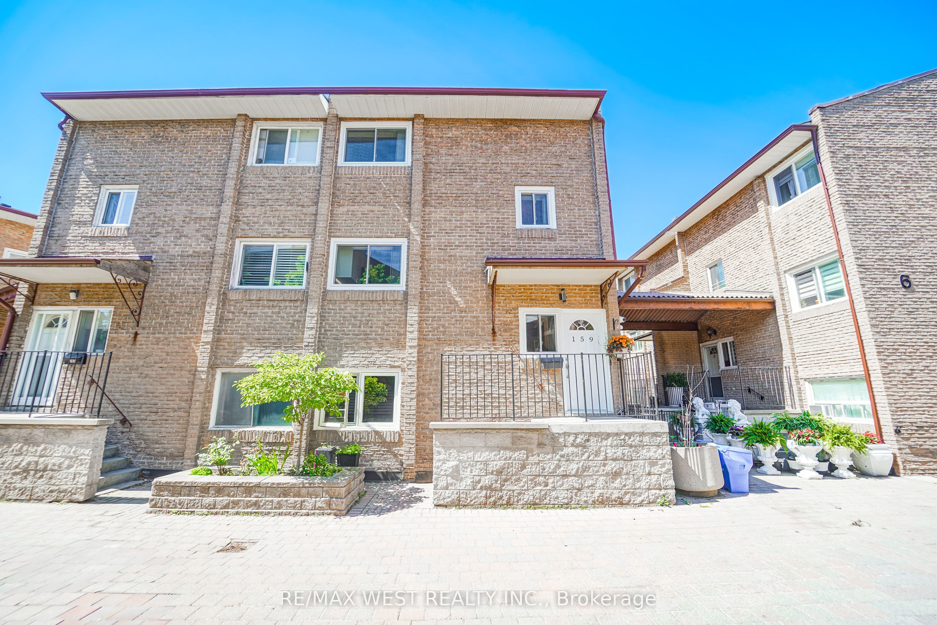 50 Scarborough Golf Club Road 159 Property Photo 1