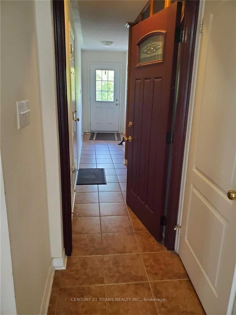 105 Wilkes Crescent Property Photo 5