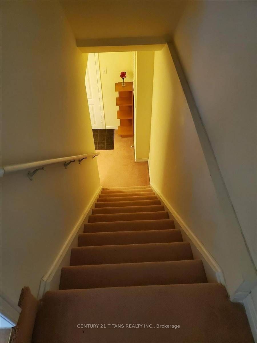 105 Wilkes Crescent Property Photo 9