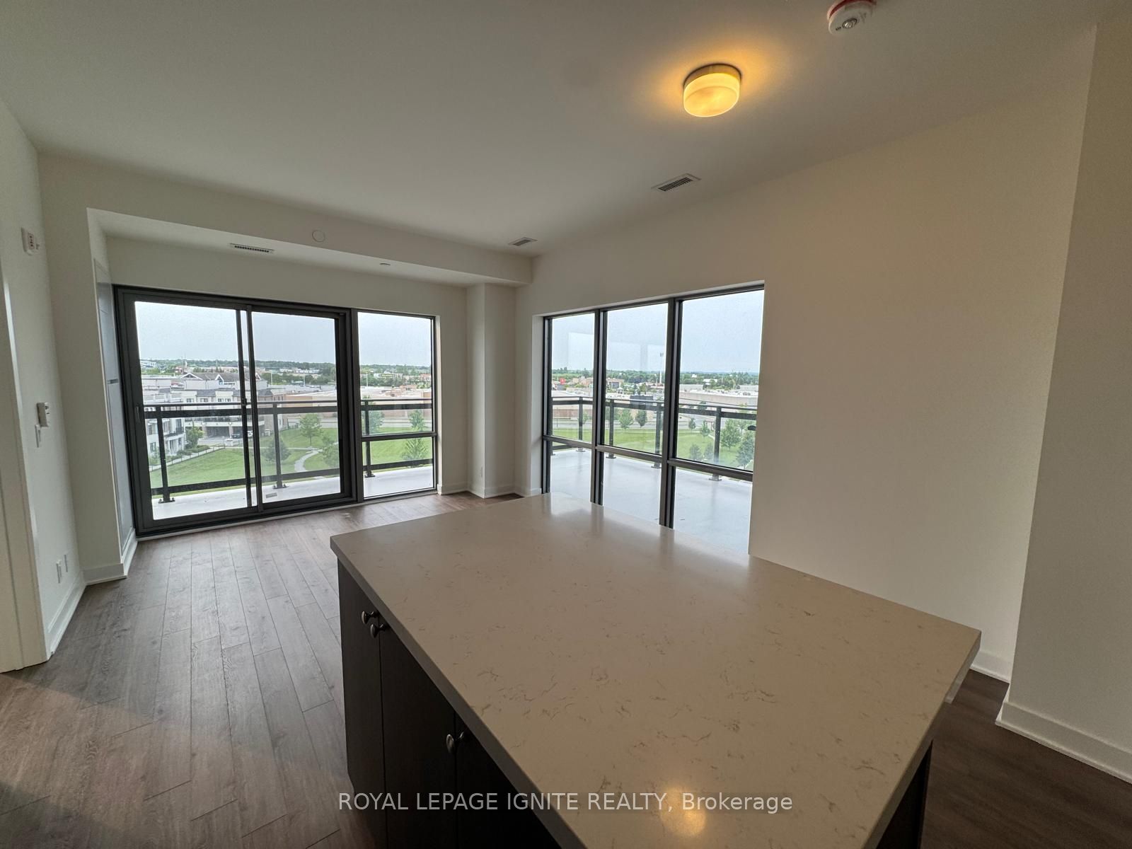 51 Clarington Boulevard 607 Property Photo 7