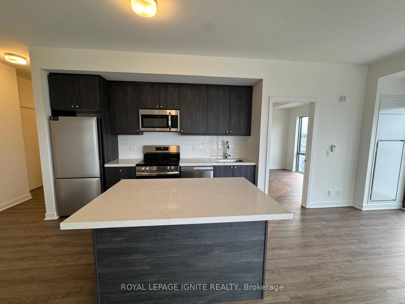 51 Clarington Boulevard 607 Property Photo 8