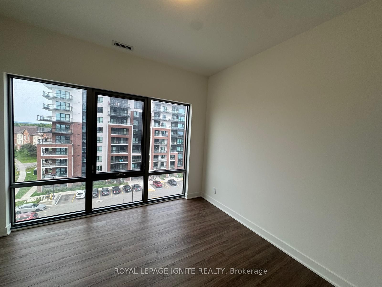 51 Clarington Boulevard 607 Property Photo 11