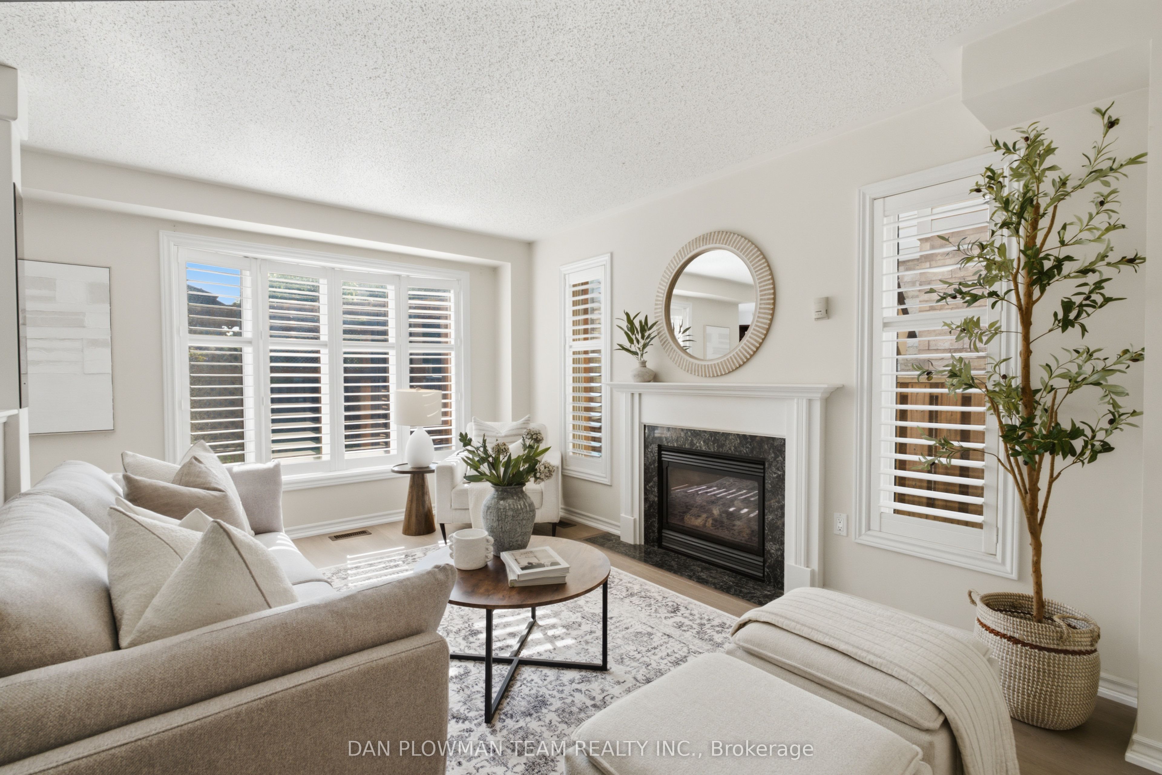 679 Oxbow Crescent Property Photo 12