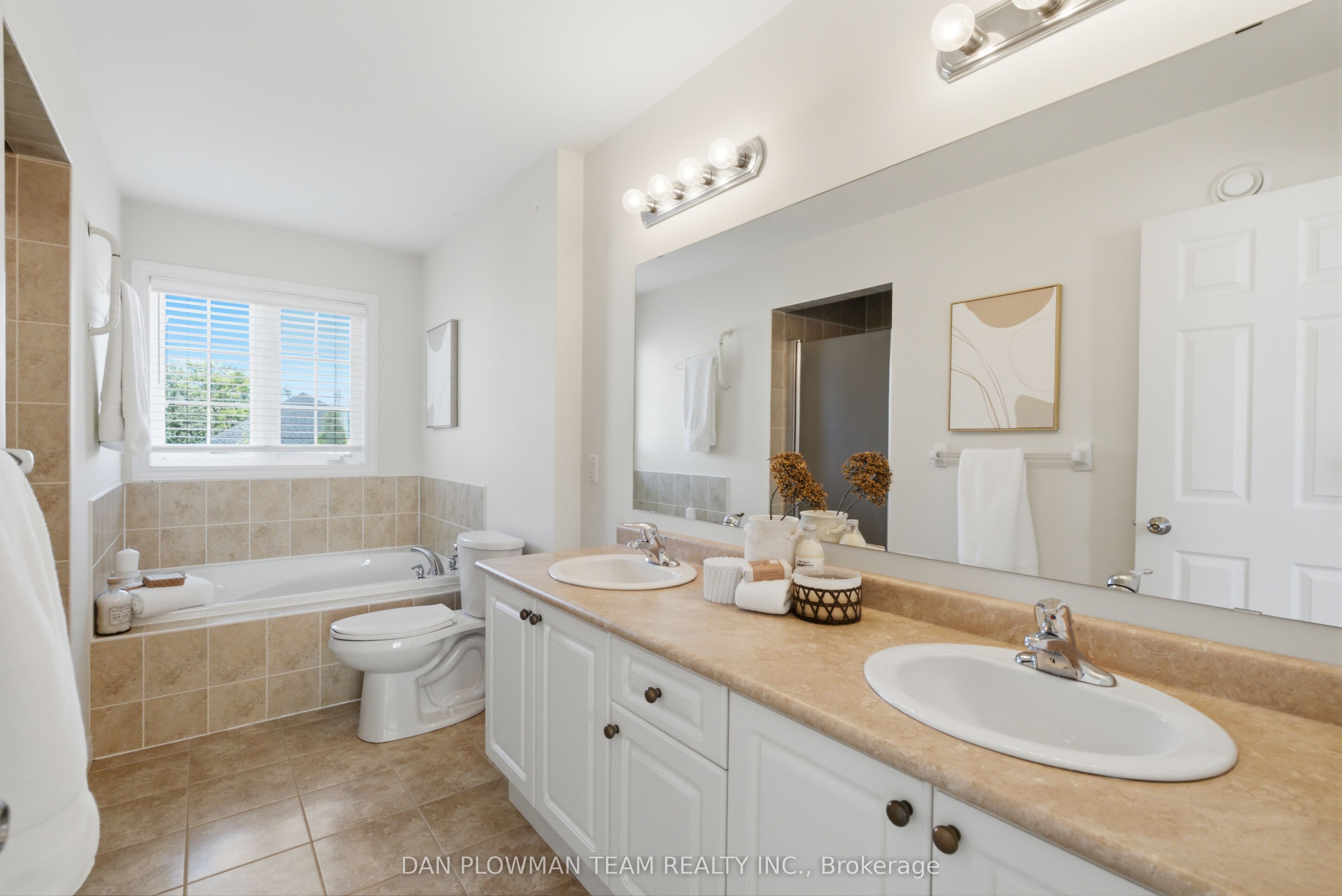 679 Oxbow Crescent Property Photo 20