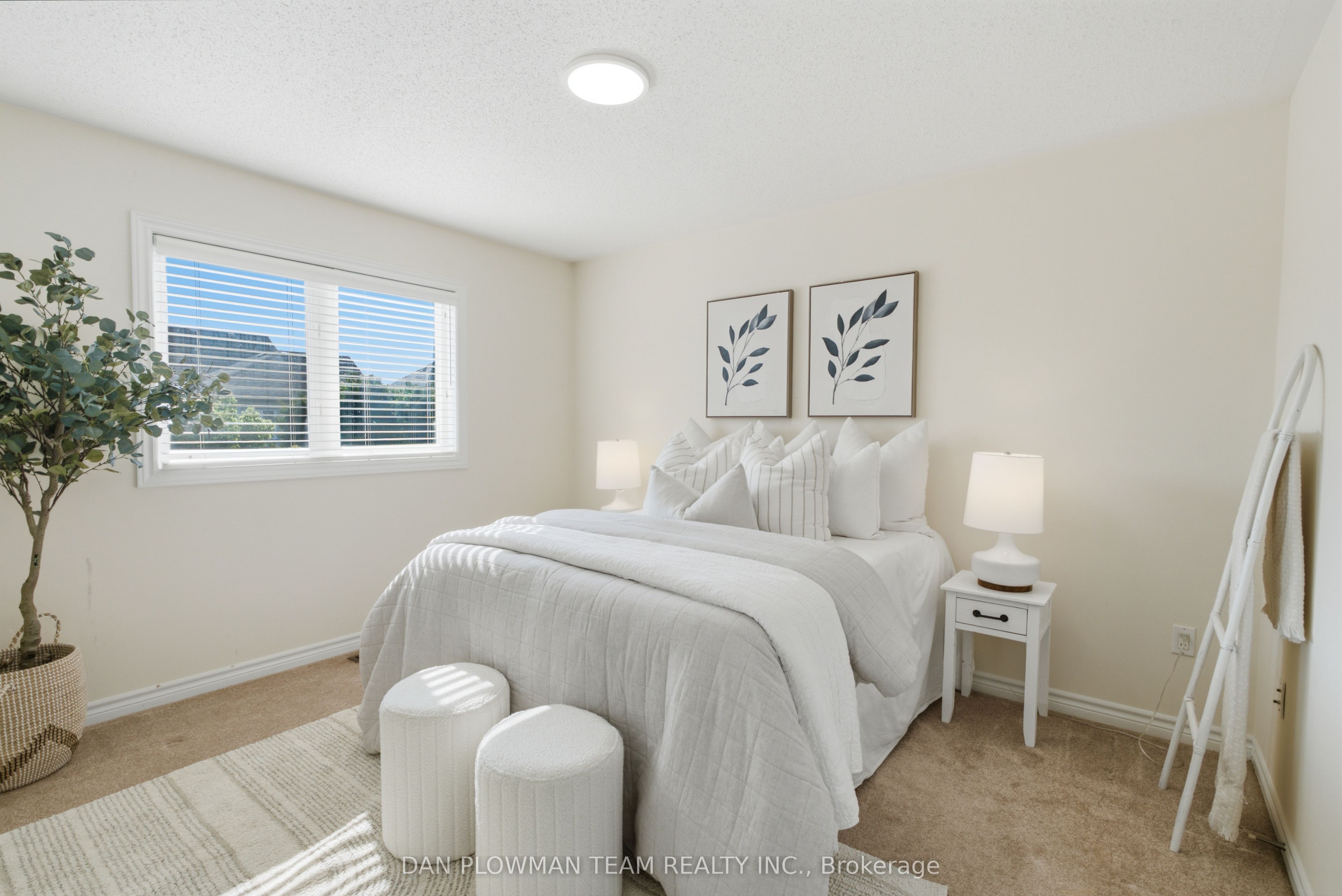 679 Oxbow Crescent Property Photo 22