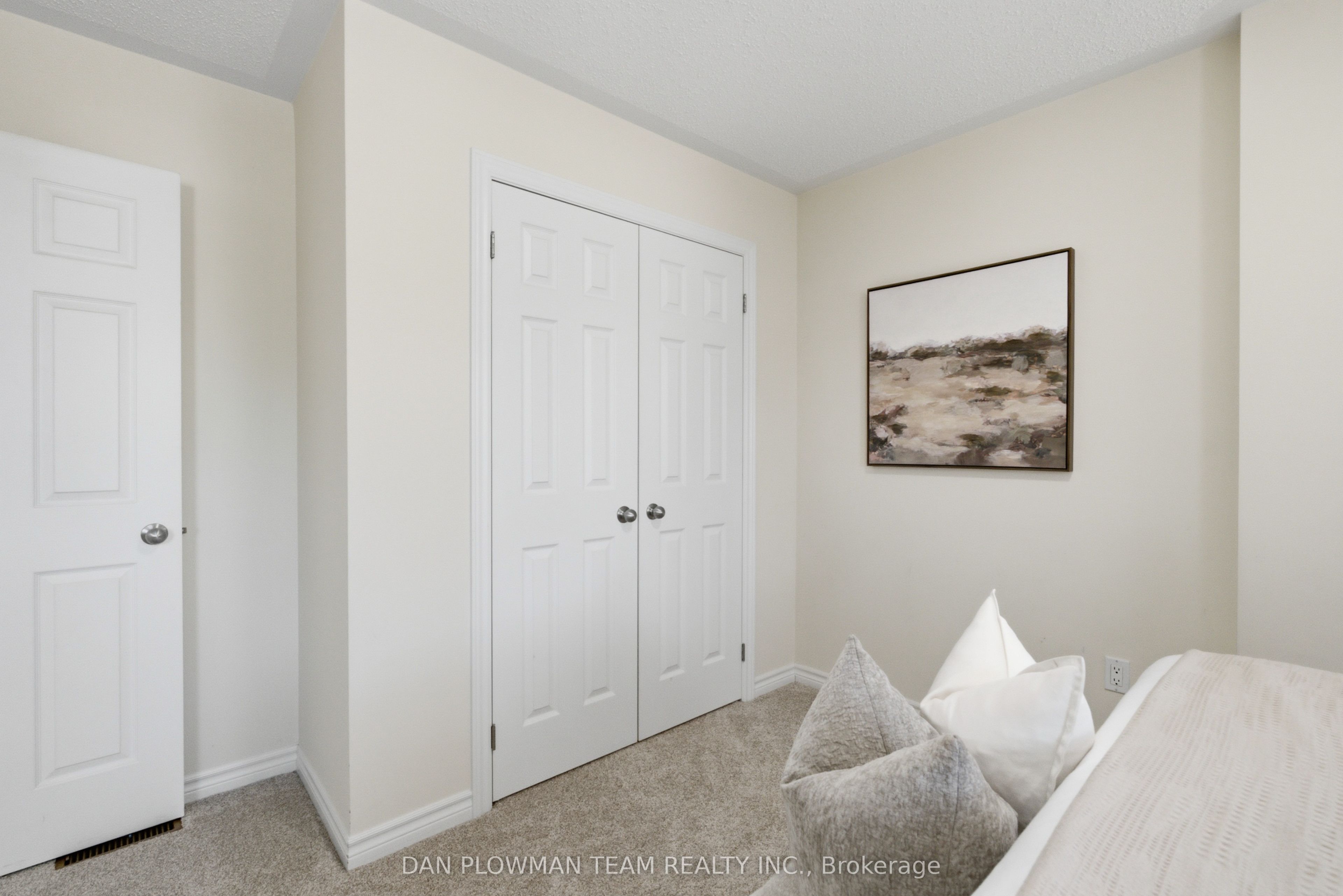 679 Oxbow Crescent Property Photo 26