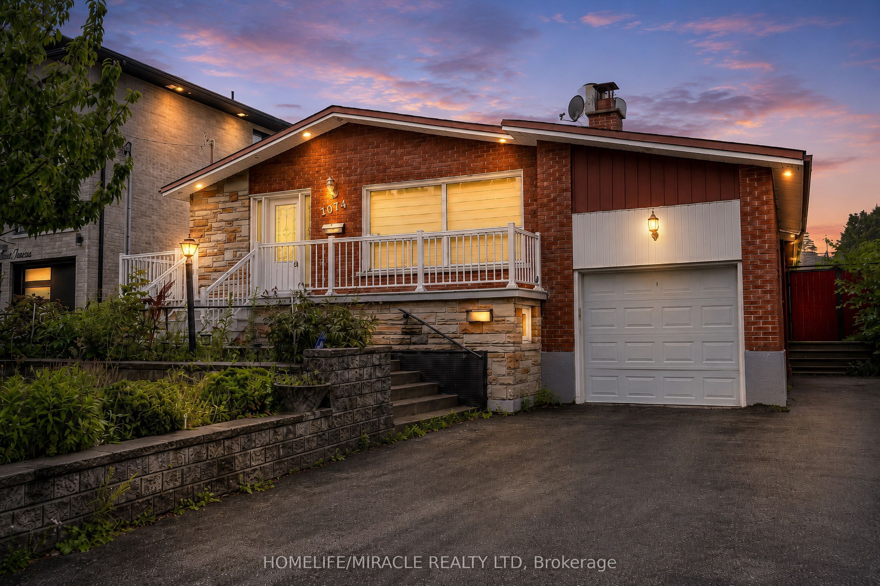 1074 Midland Avenue Property Photo 2
