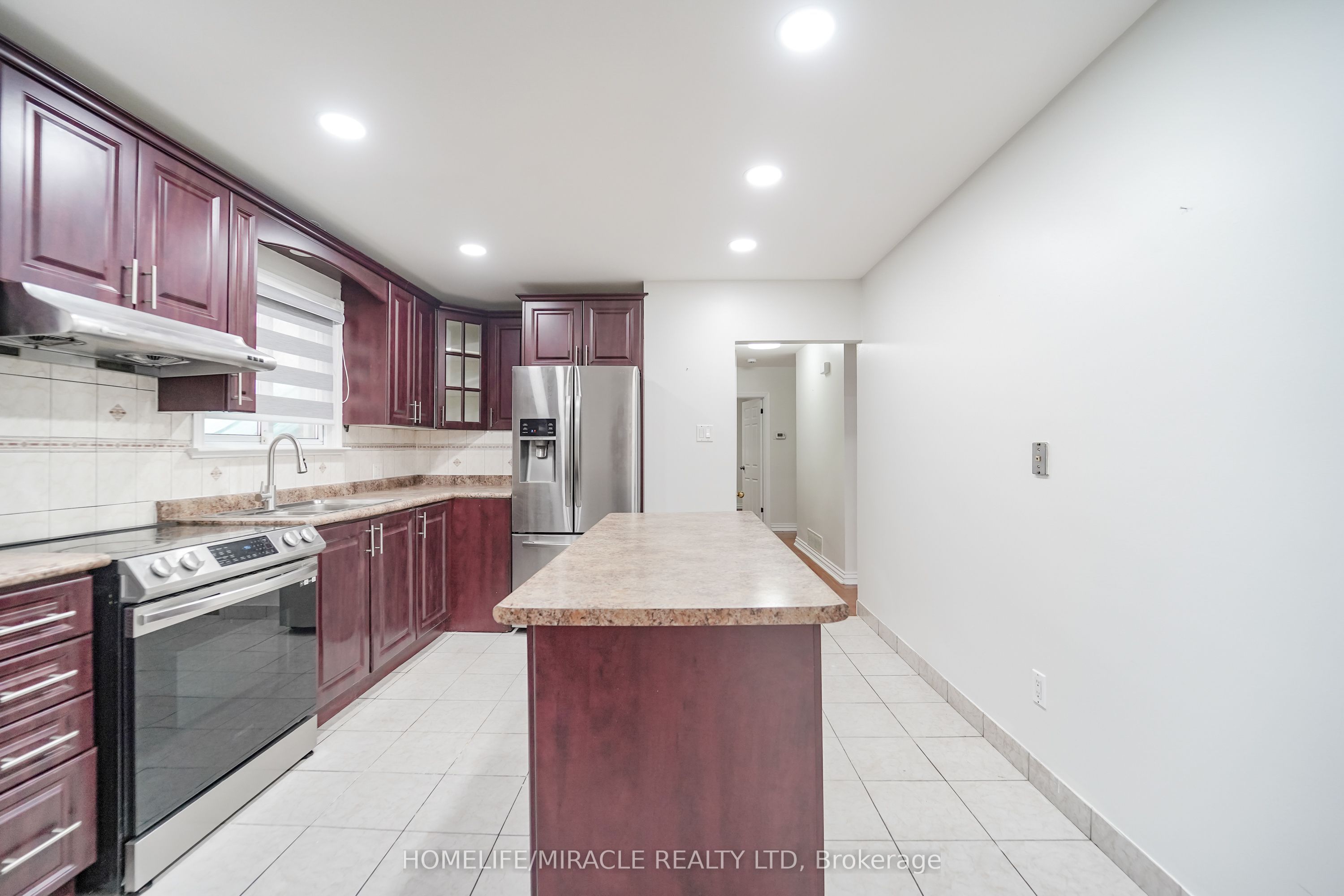 1074 Midland Avenue Property Photo 9
