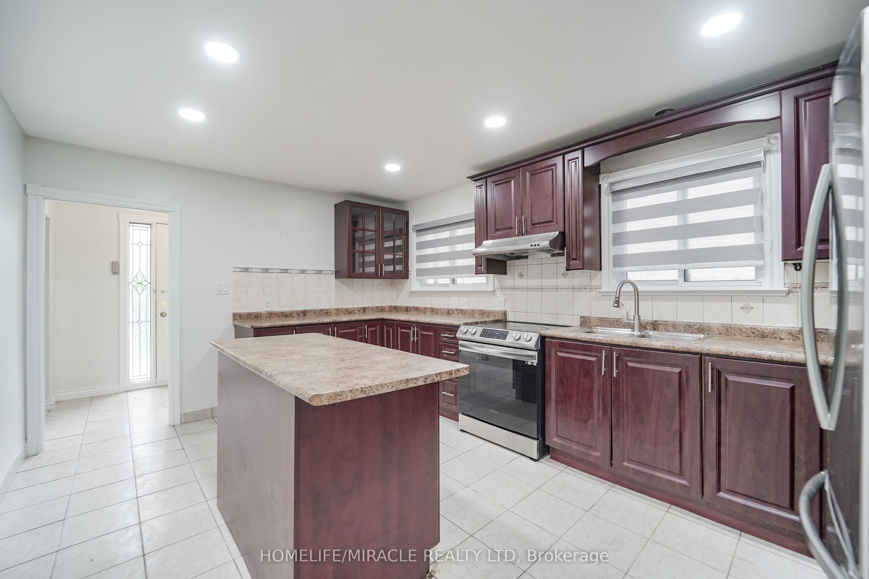 1074 Midland Avenue Property Photo 11