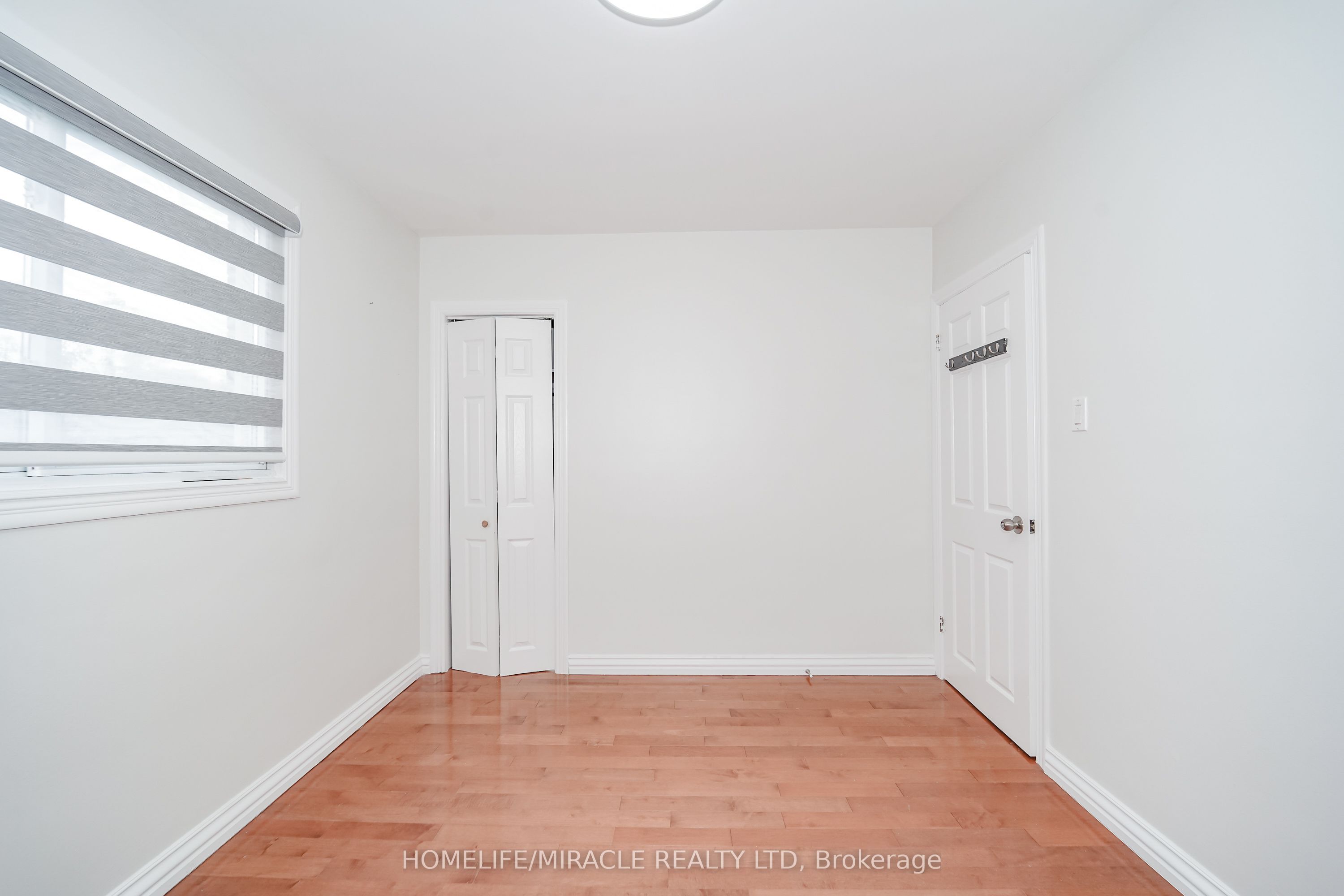 1074 Midland Avenue Property Photo 16