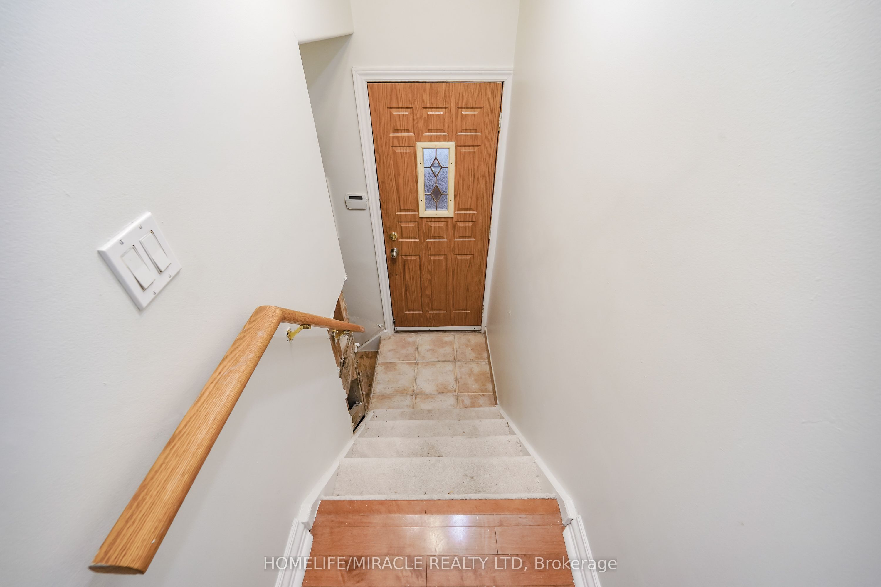 1074 Midland Avenue Property Photo 18