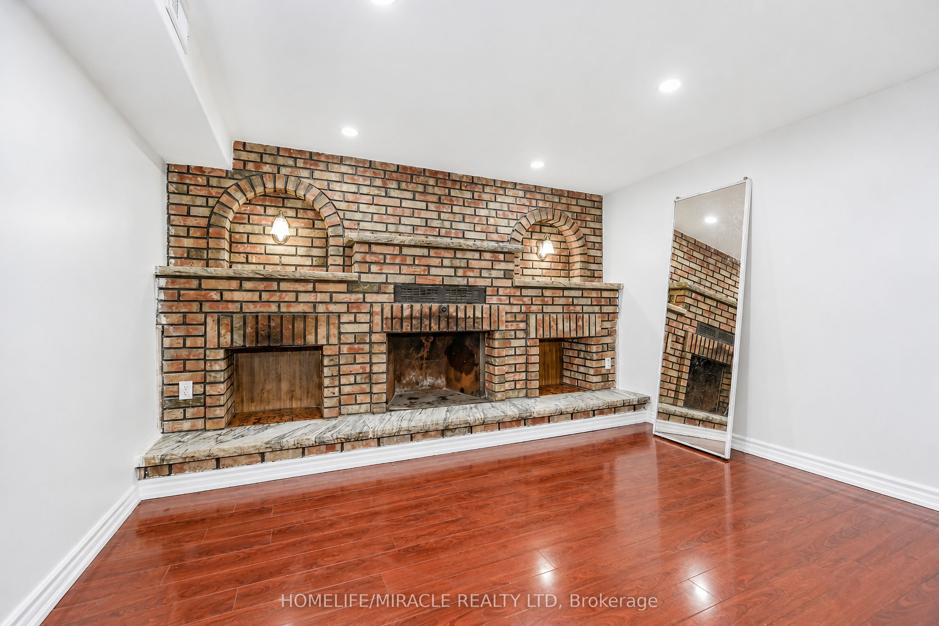1074 Midland Avenue Property Photo 21