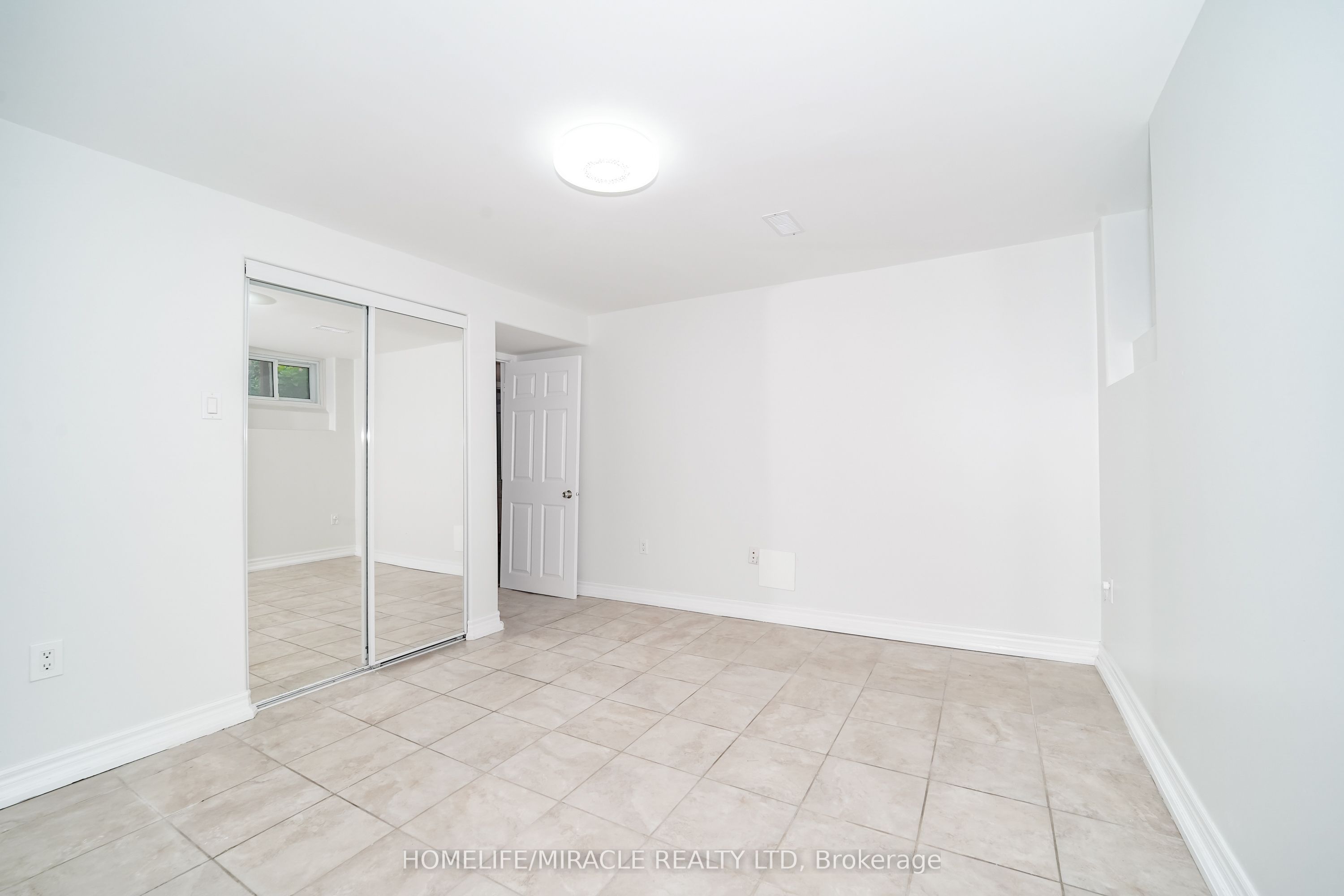 1074 Midland Avenue Property Photo 23