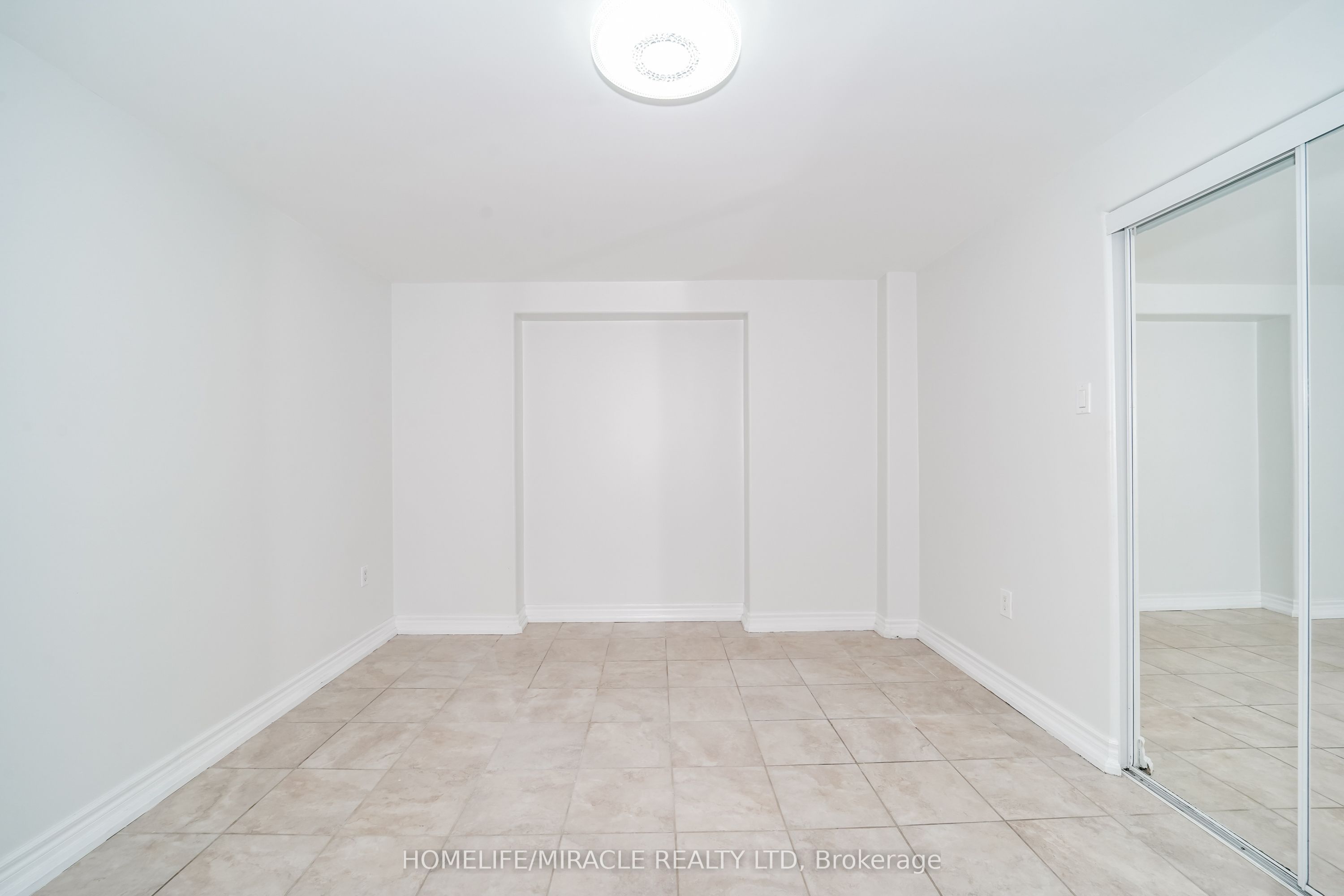 1074 Midland Avenue Property Photo 24