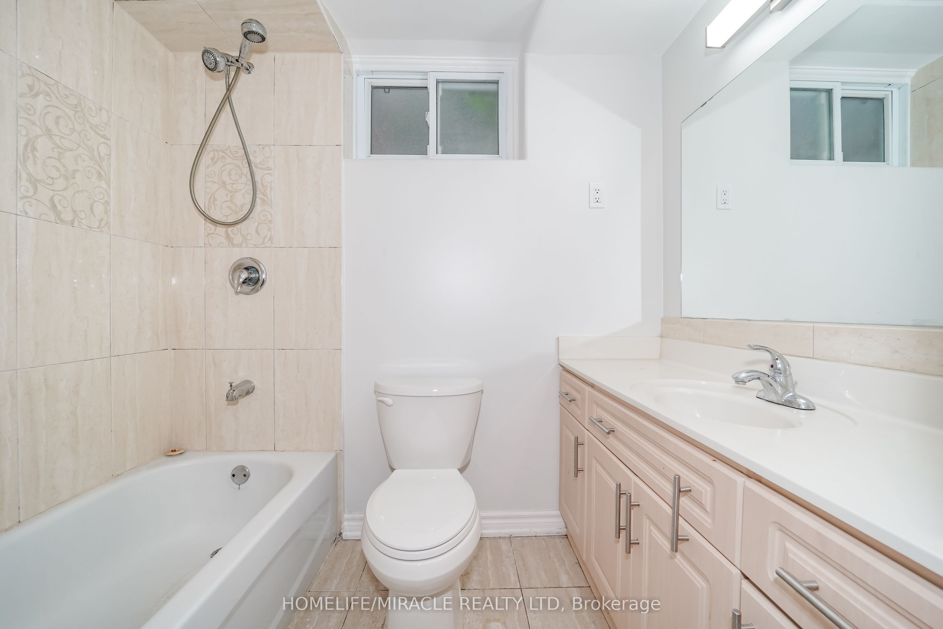 1074 Midland Avenue Property Photo 28