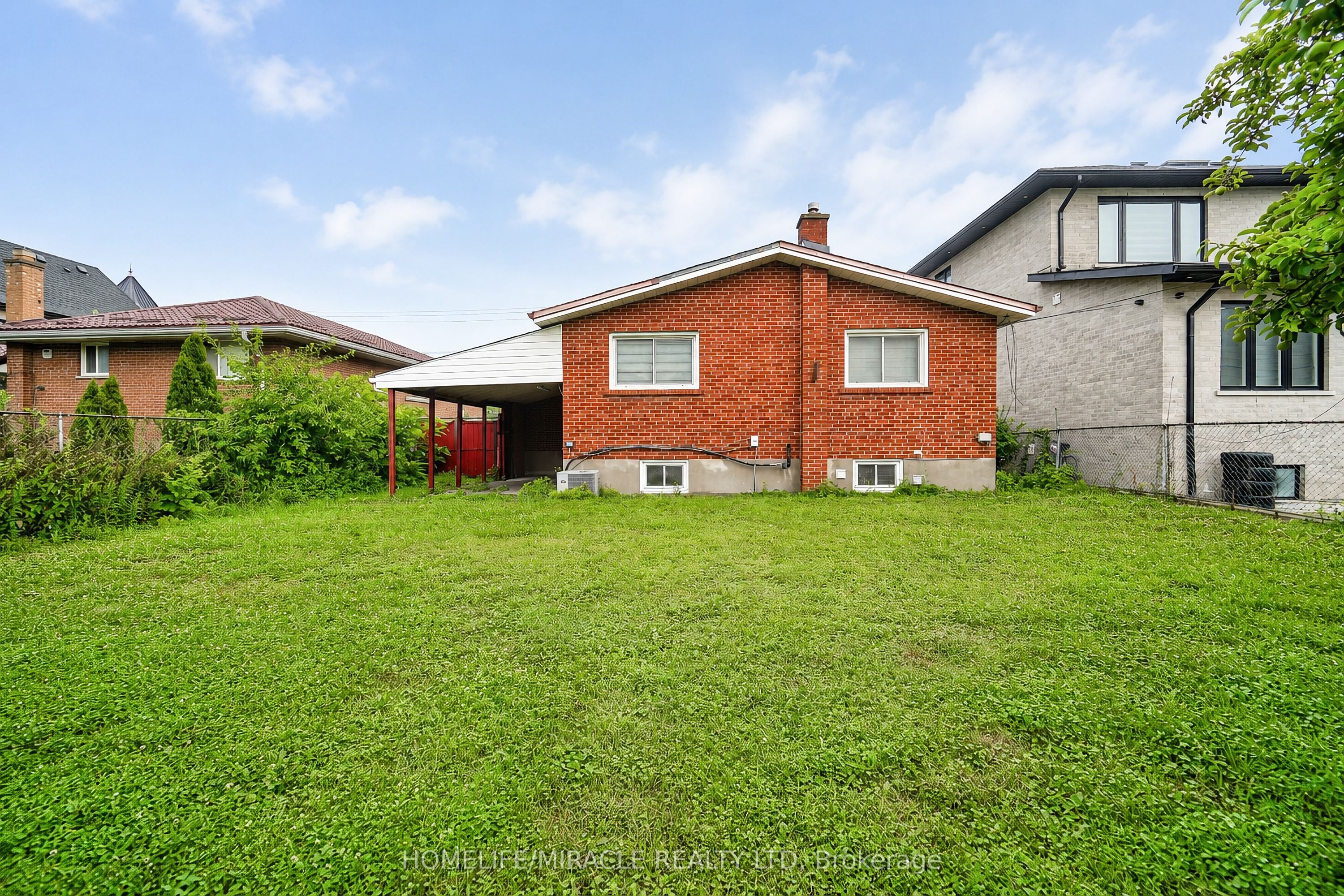 1074 Midland Avenue Property Photo 30