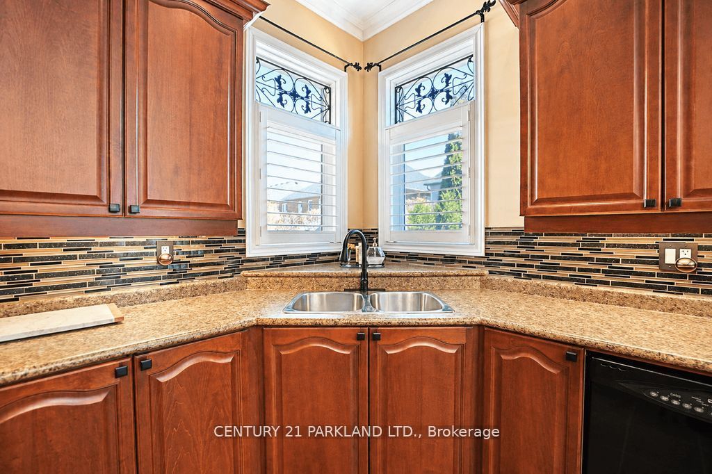 2020 Solar Place Property Photo 15