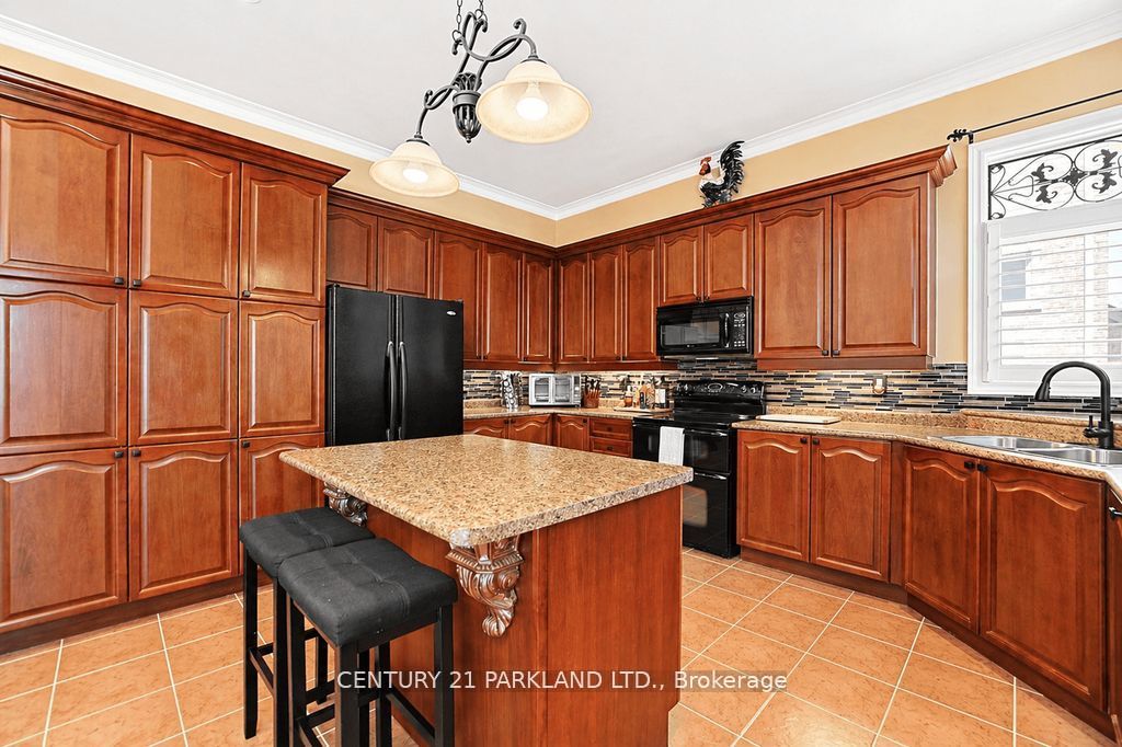 2020 Solar Place Property Photo 16
