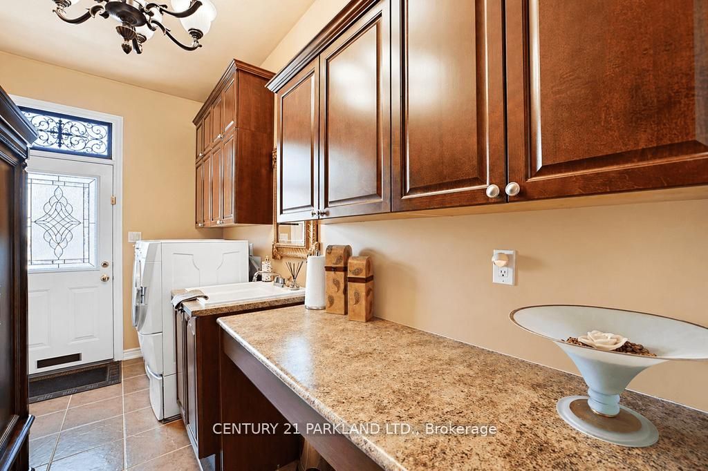2020 Solar Place Property Photo 24