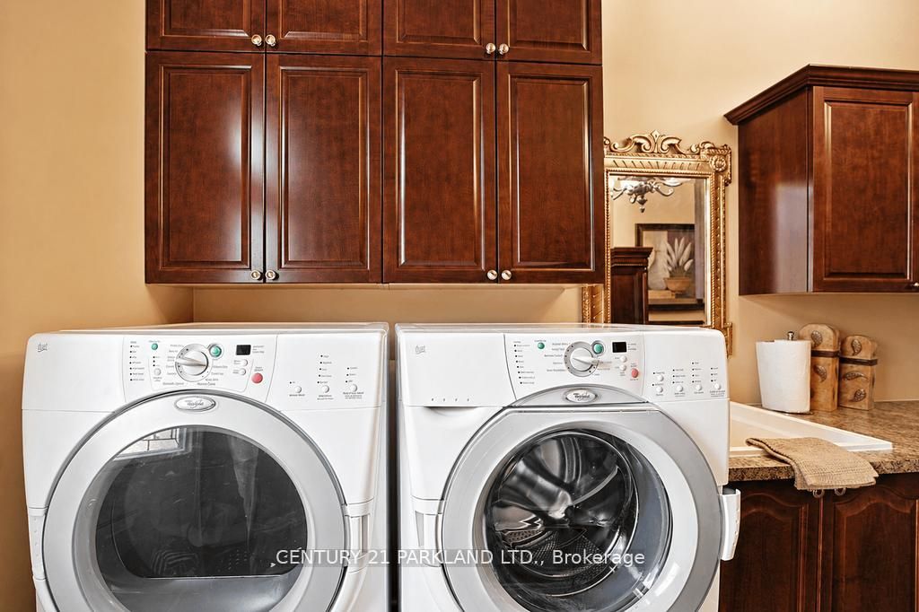2020 Solar Place Property Photo 25