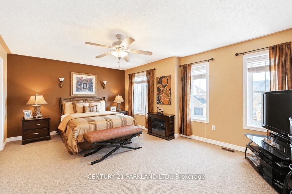 2020 Solar Place Property Photo 30