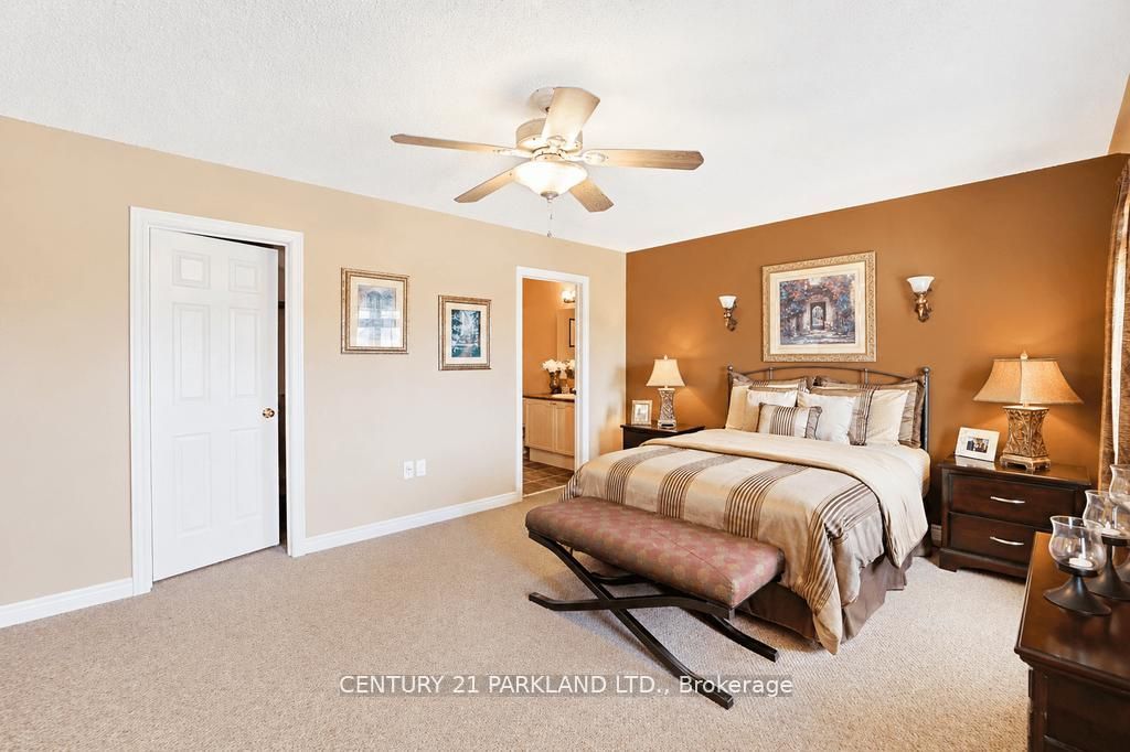 2020 Solar Place Property Photo 31