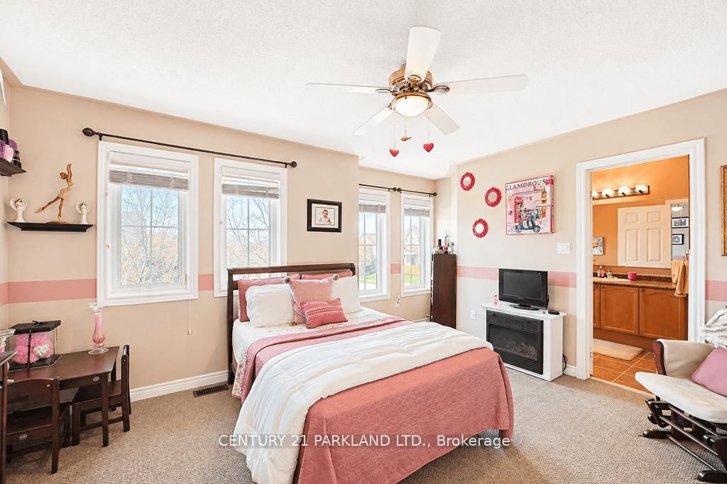 2020 Solar Place Property Photo 34