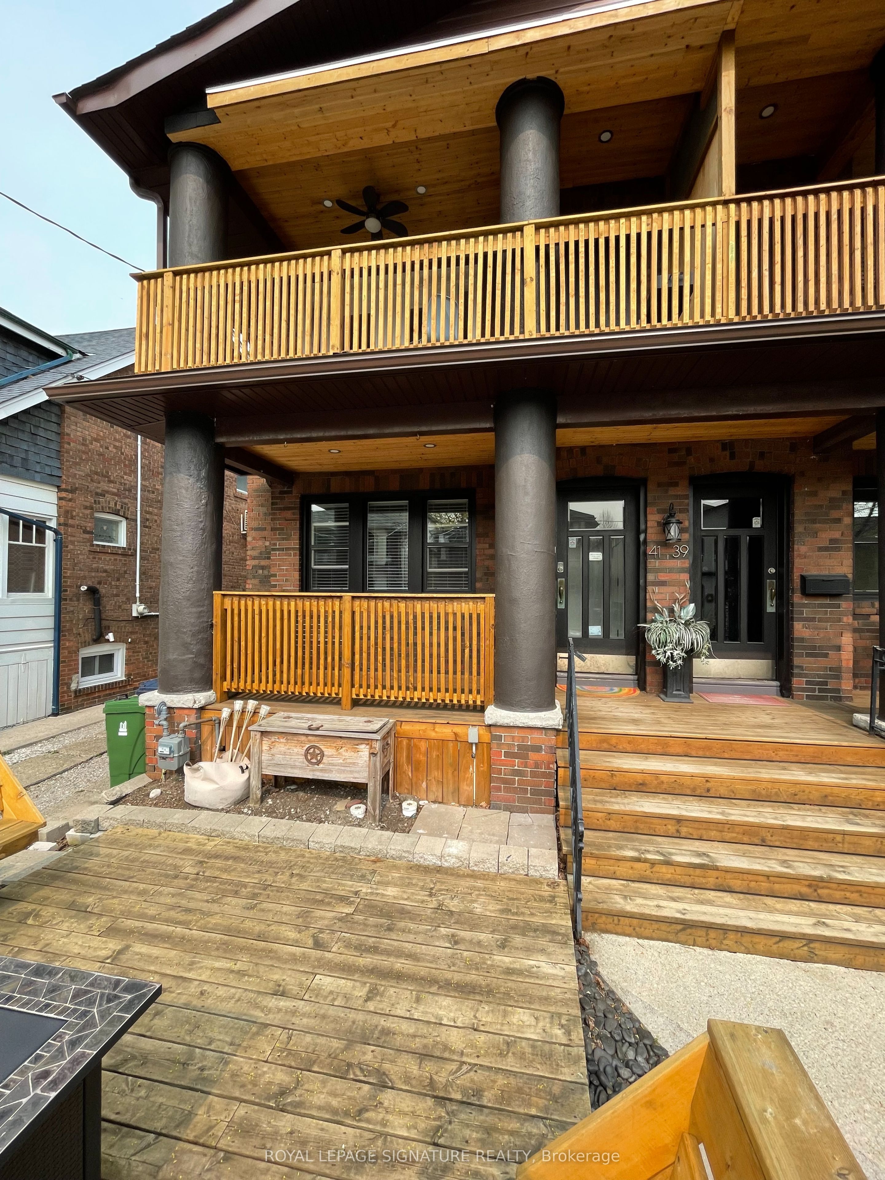 41 Scarboro Beach Boulevard Main Property Photo 1