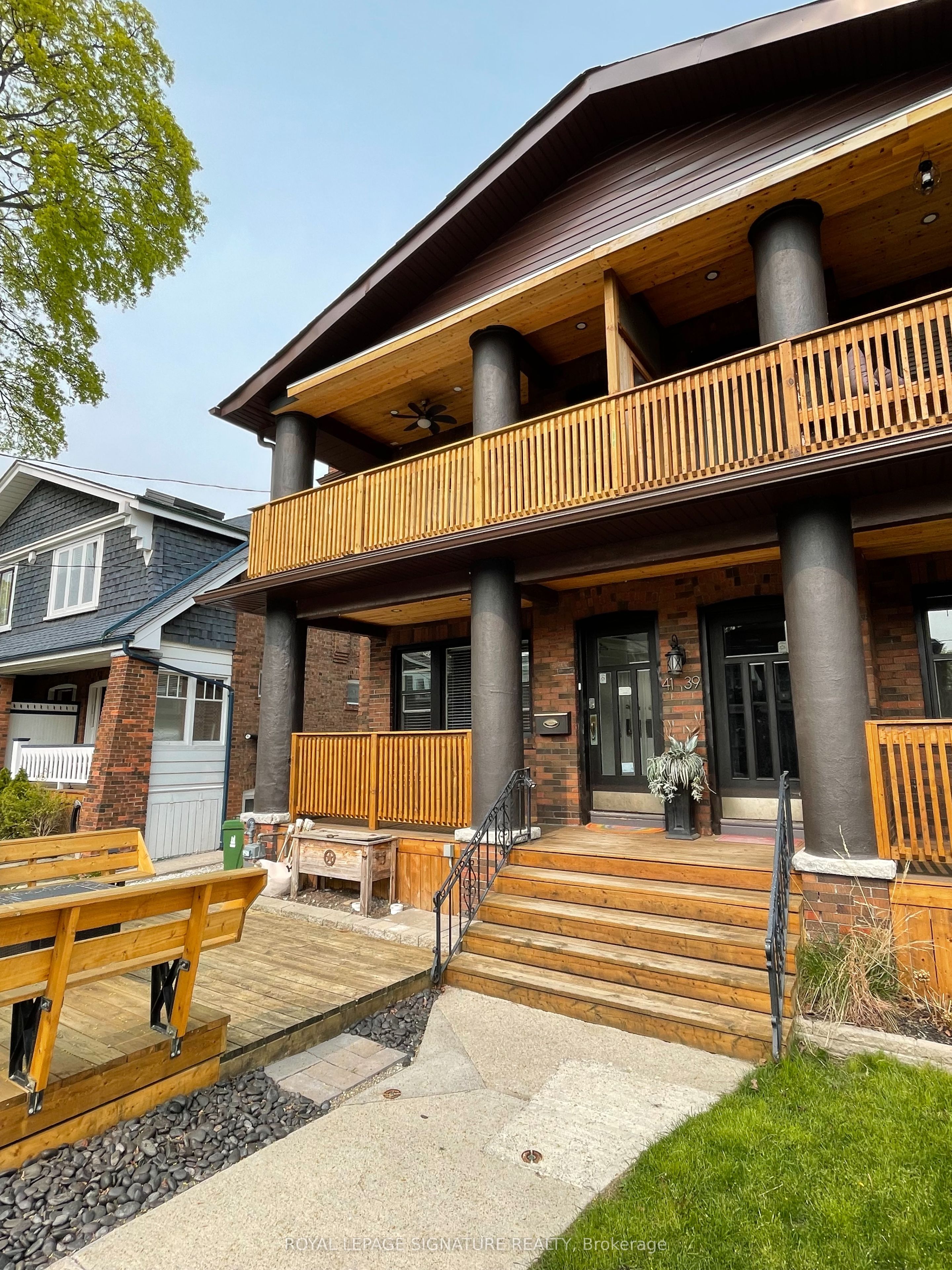 41 Scarboro Beach Boulevard Main Property Photo 2