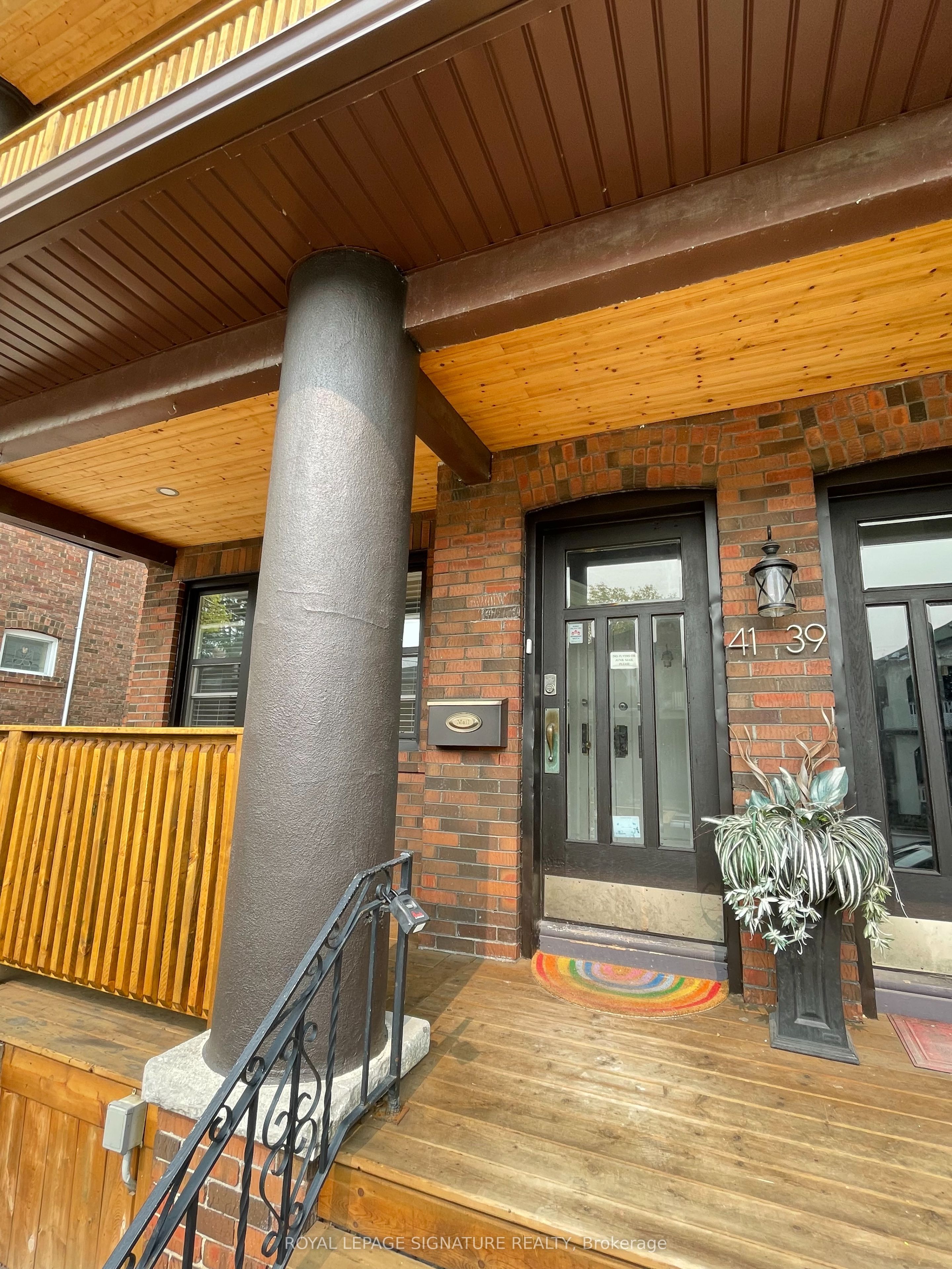 41 Scarboro Beach Boulevard Main Property Photo 3