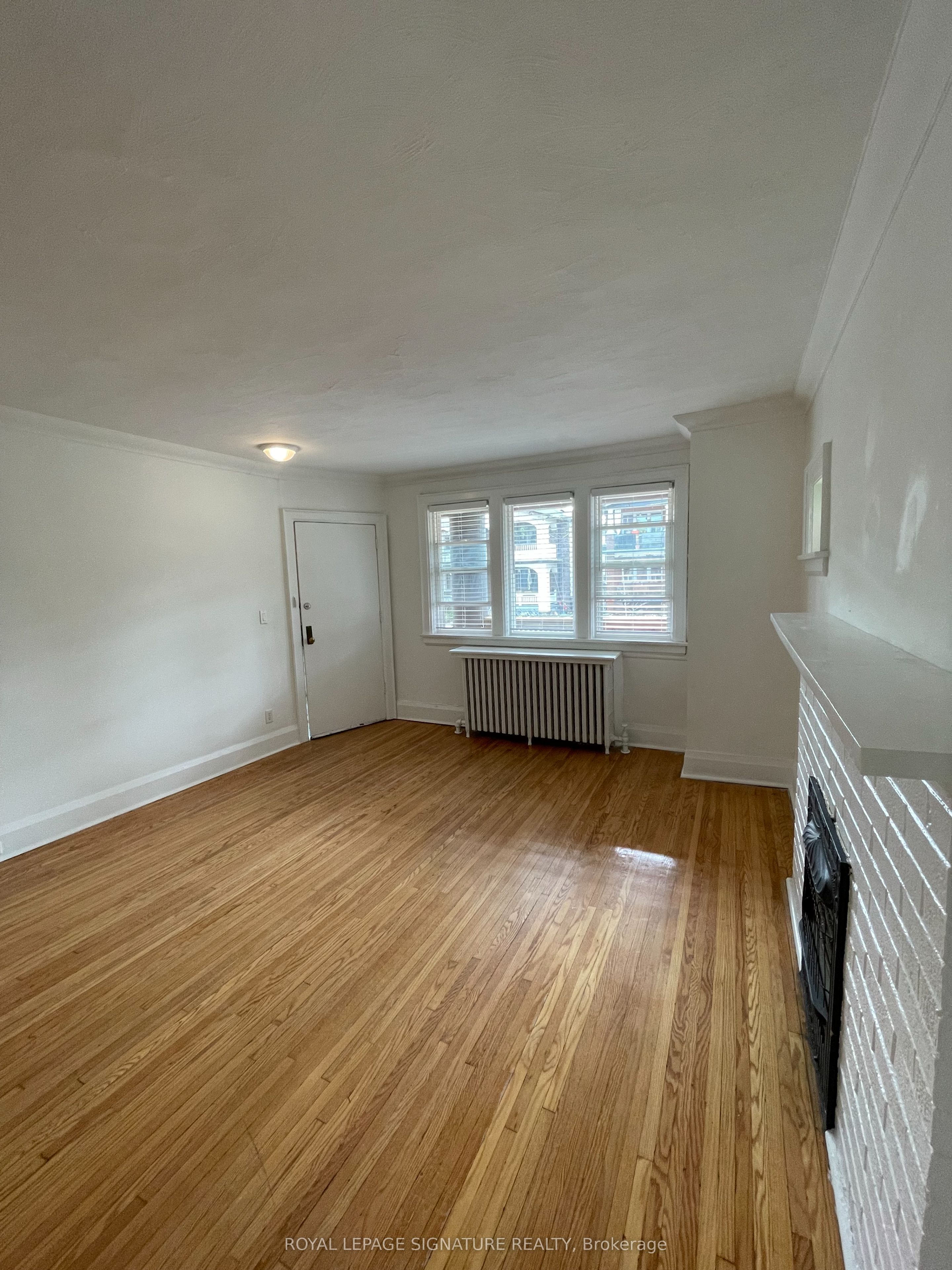 41 Scarboro Beach Boulevard Main Property Photo 6