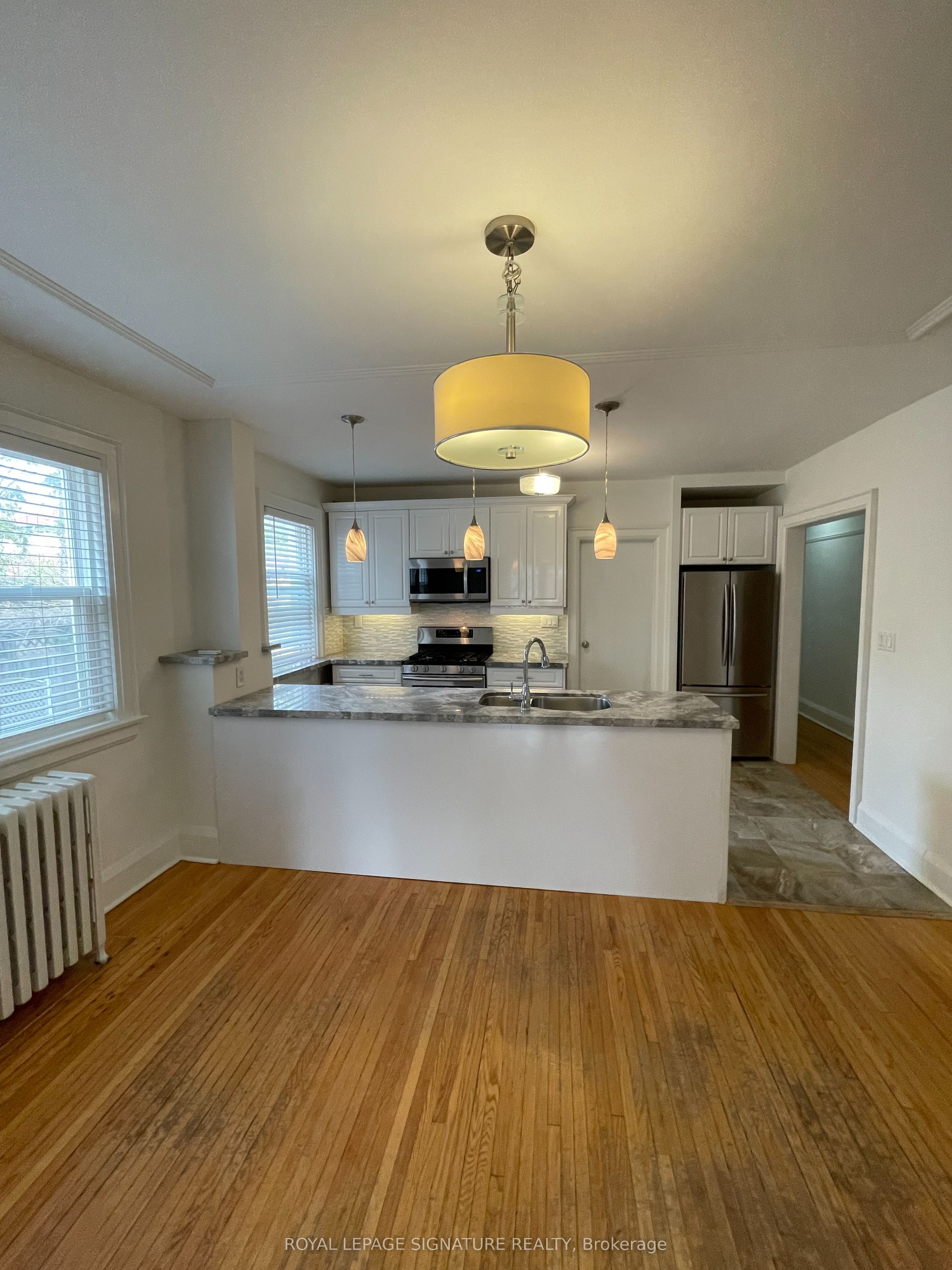 41 Scarboro Beach Boulevard Main Property Photo 8