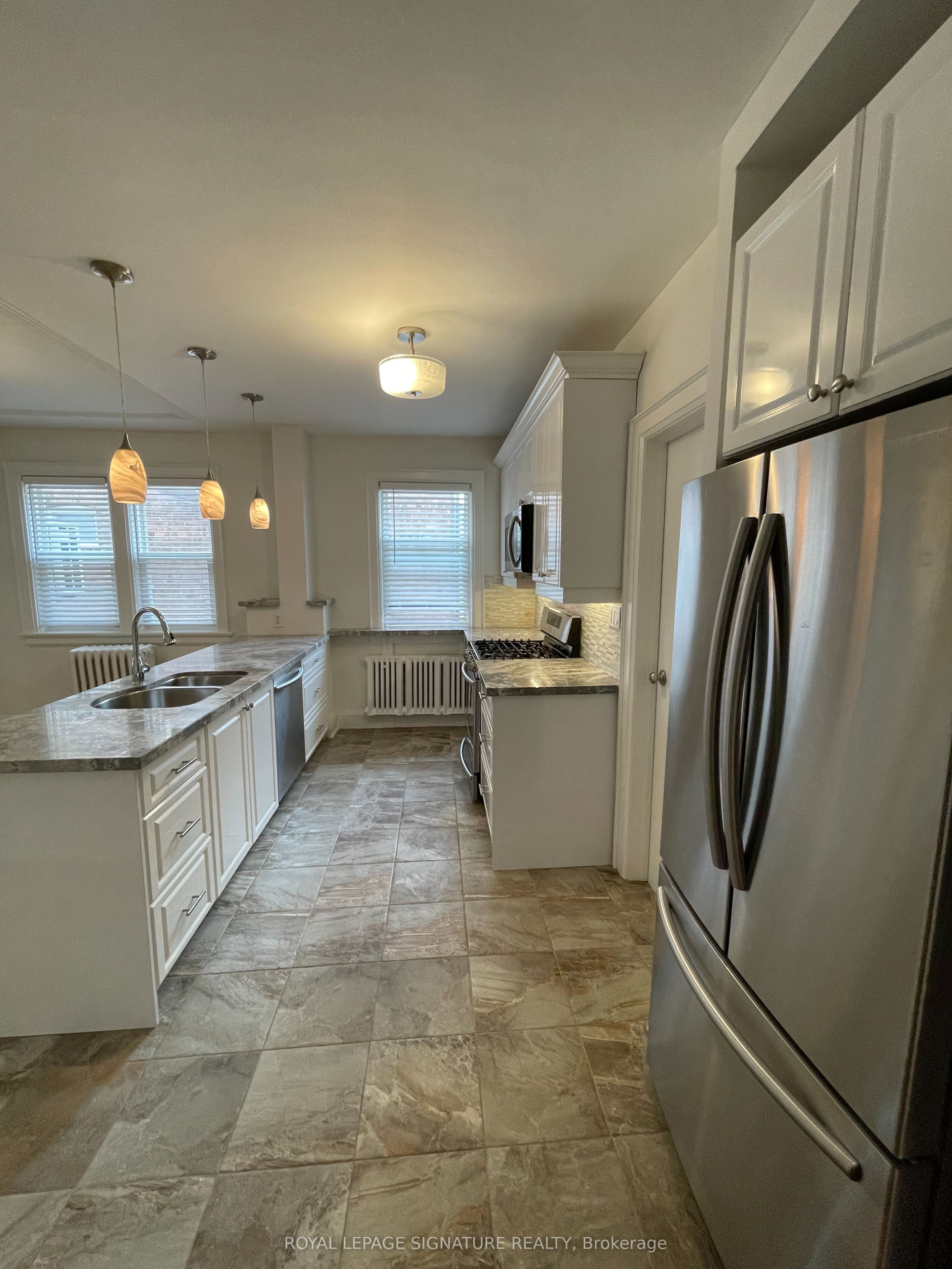 41 Scarboro Beach Boulevard Main Property Photo 15