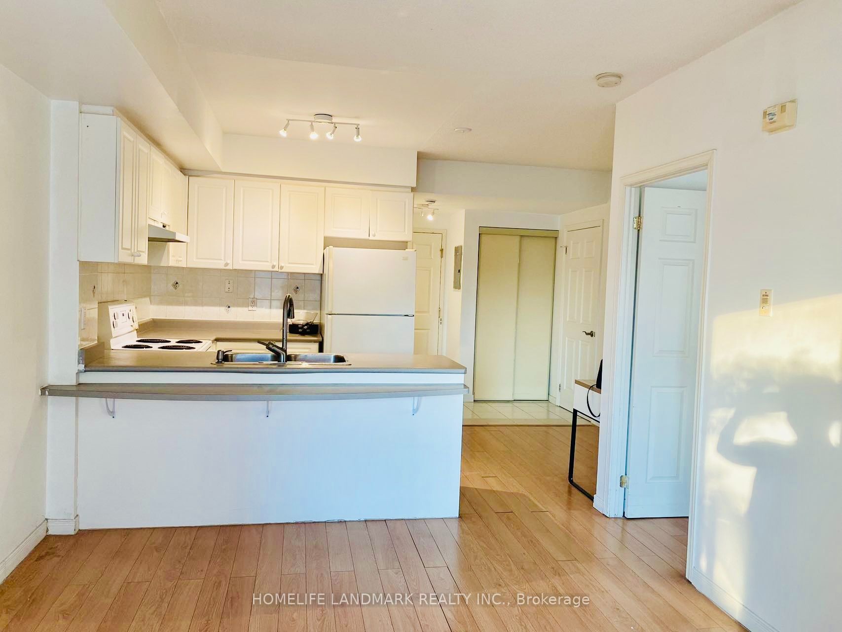 2351 Kennedy Road 105 Property Photo 10
