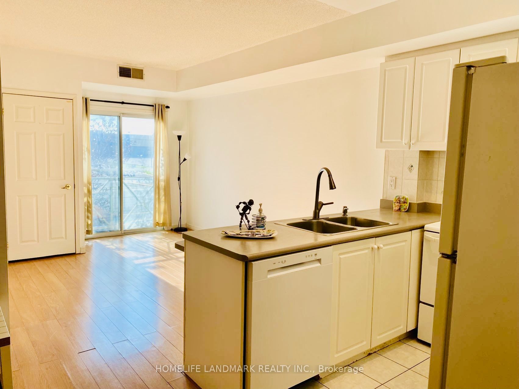 2351 Kennedy Road 105 Property Photo 15